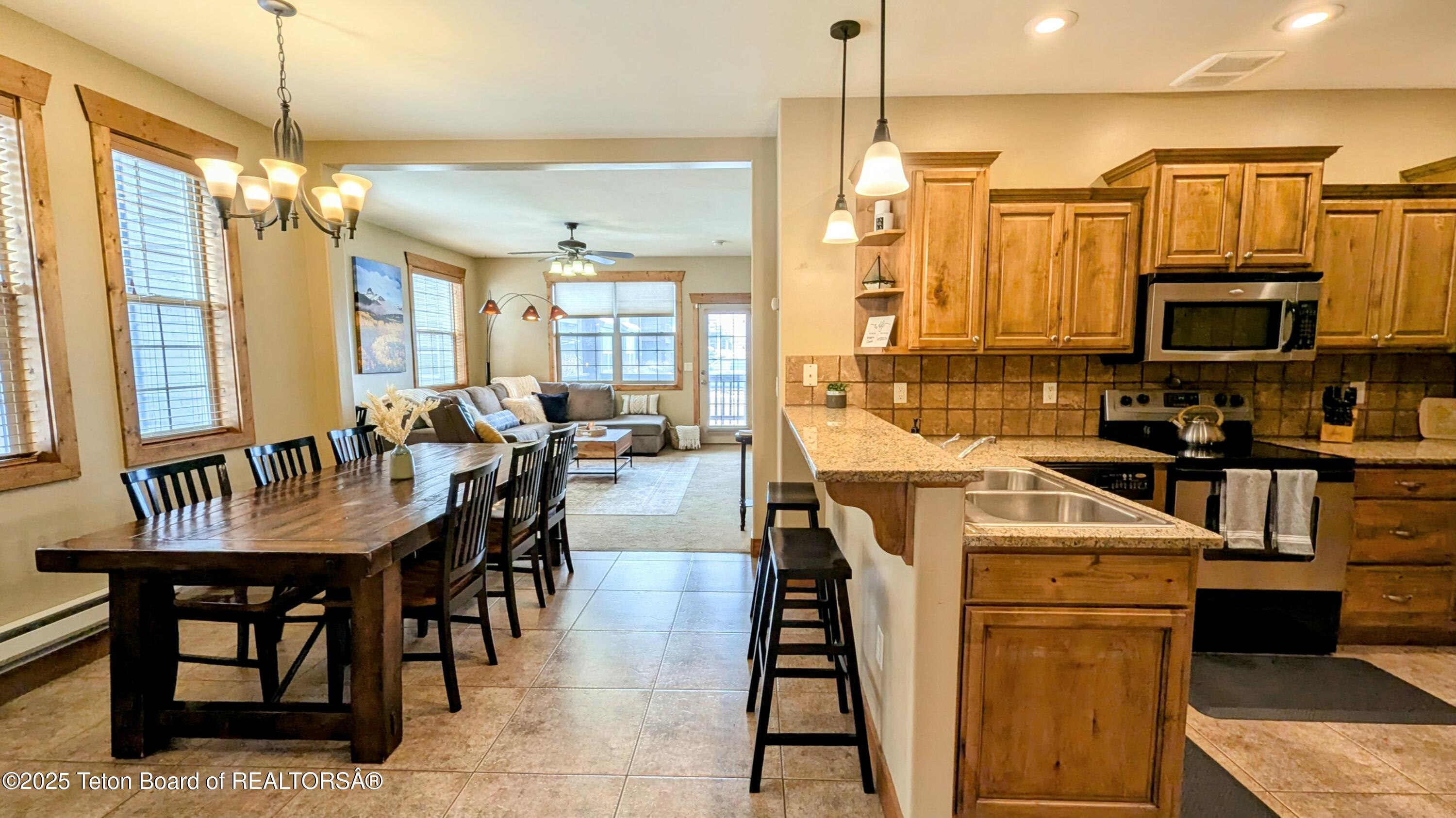 715 MORAINE COURT UNIT 19 GARAGE H