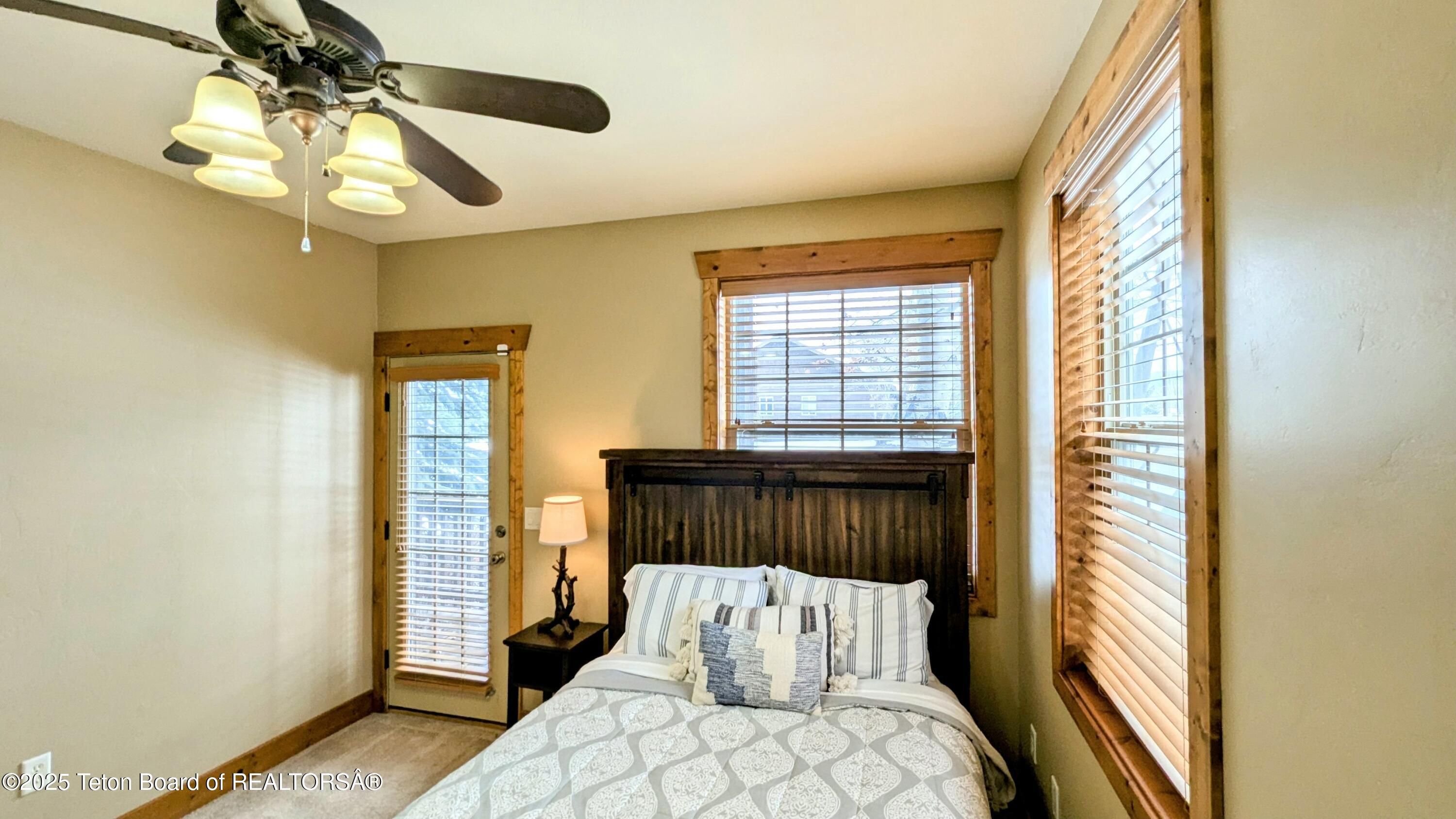 715 MORAINE COURT UNIT 19 GARAGE H