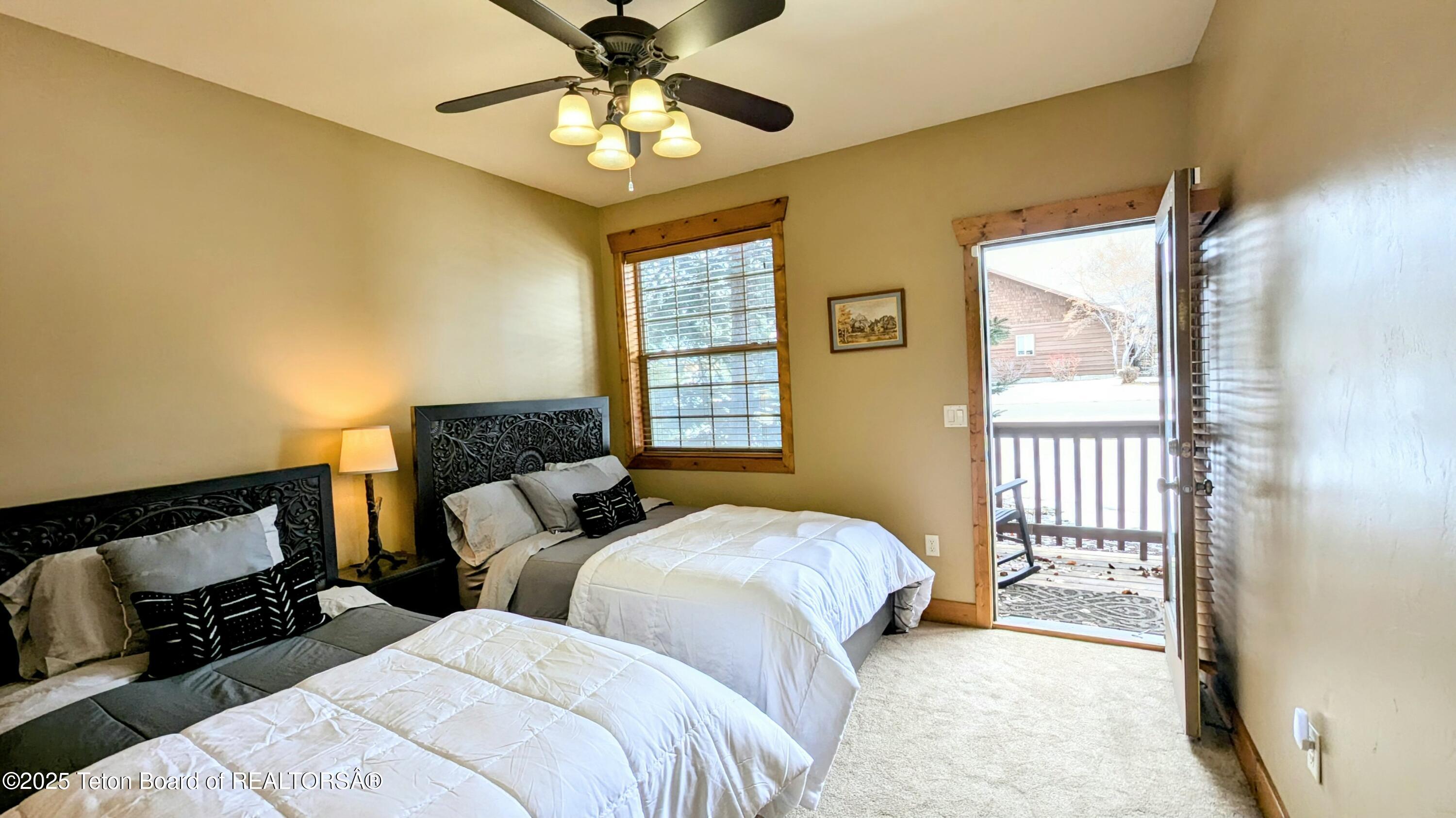 715 MORAINE COURT UNIT 19 GARAGE H