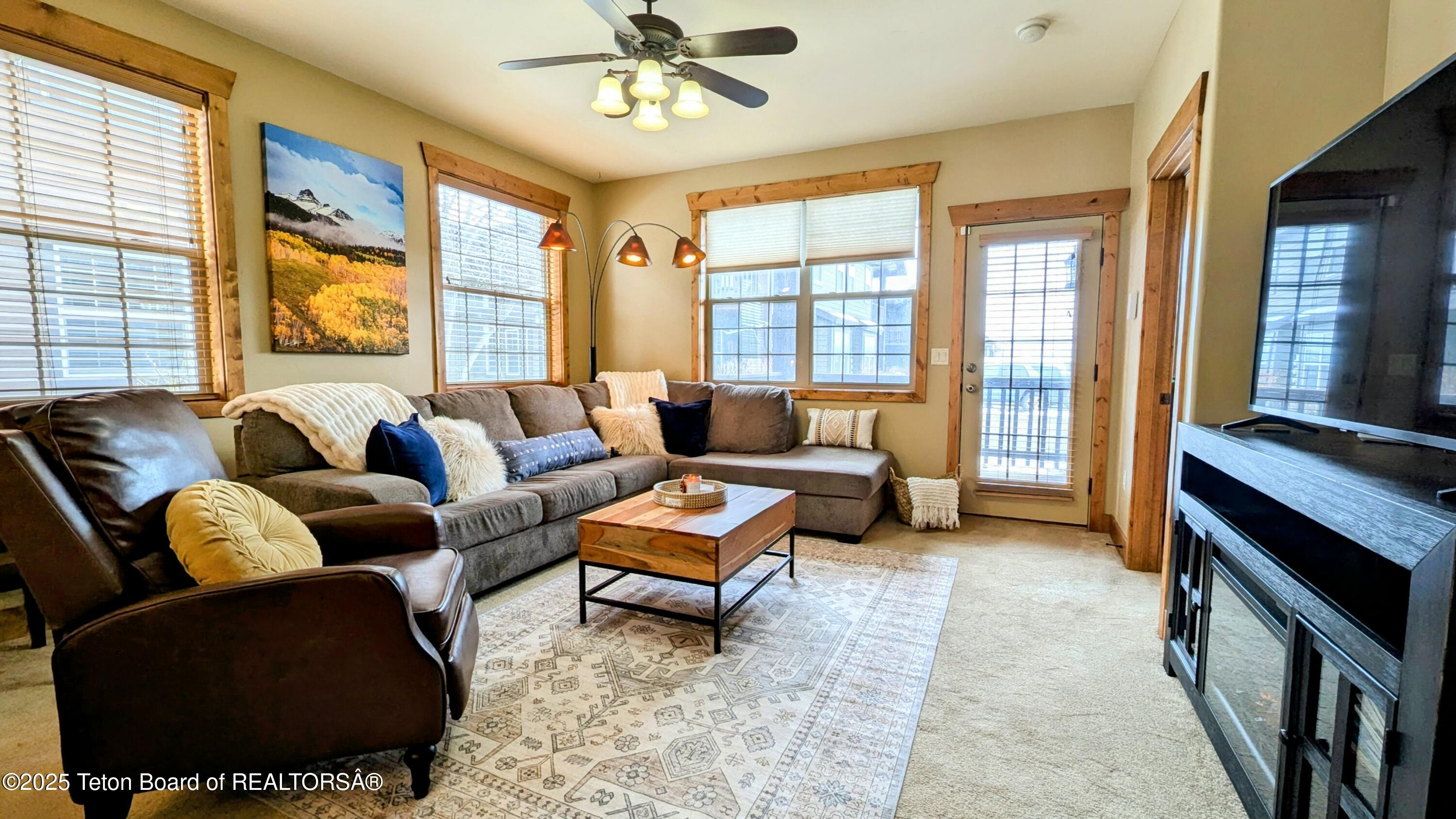 715 MORAINE COURT UNIT 19 GARAGE H