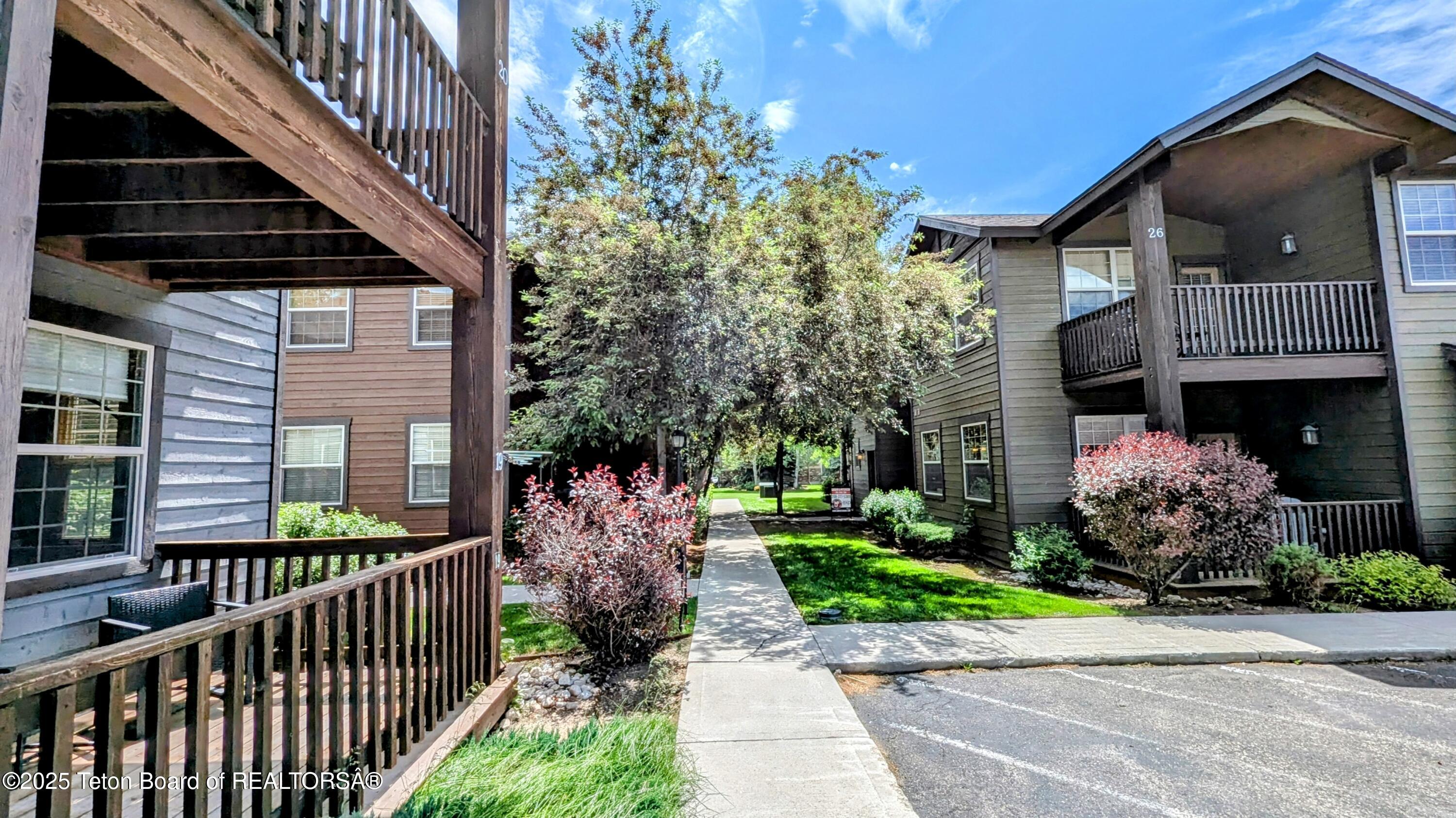 715 MORAINE COURT UNIT 19 GARAGE H