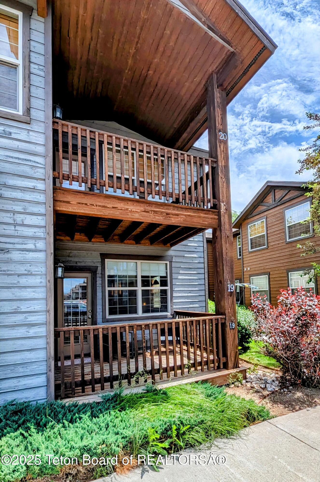 715 MORAINE COURT UNIT 19 GARAGE H