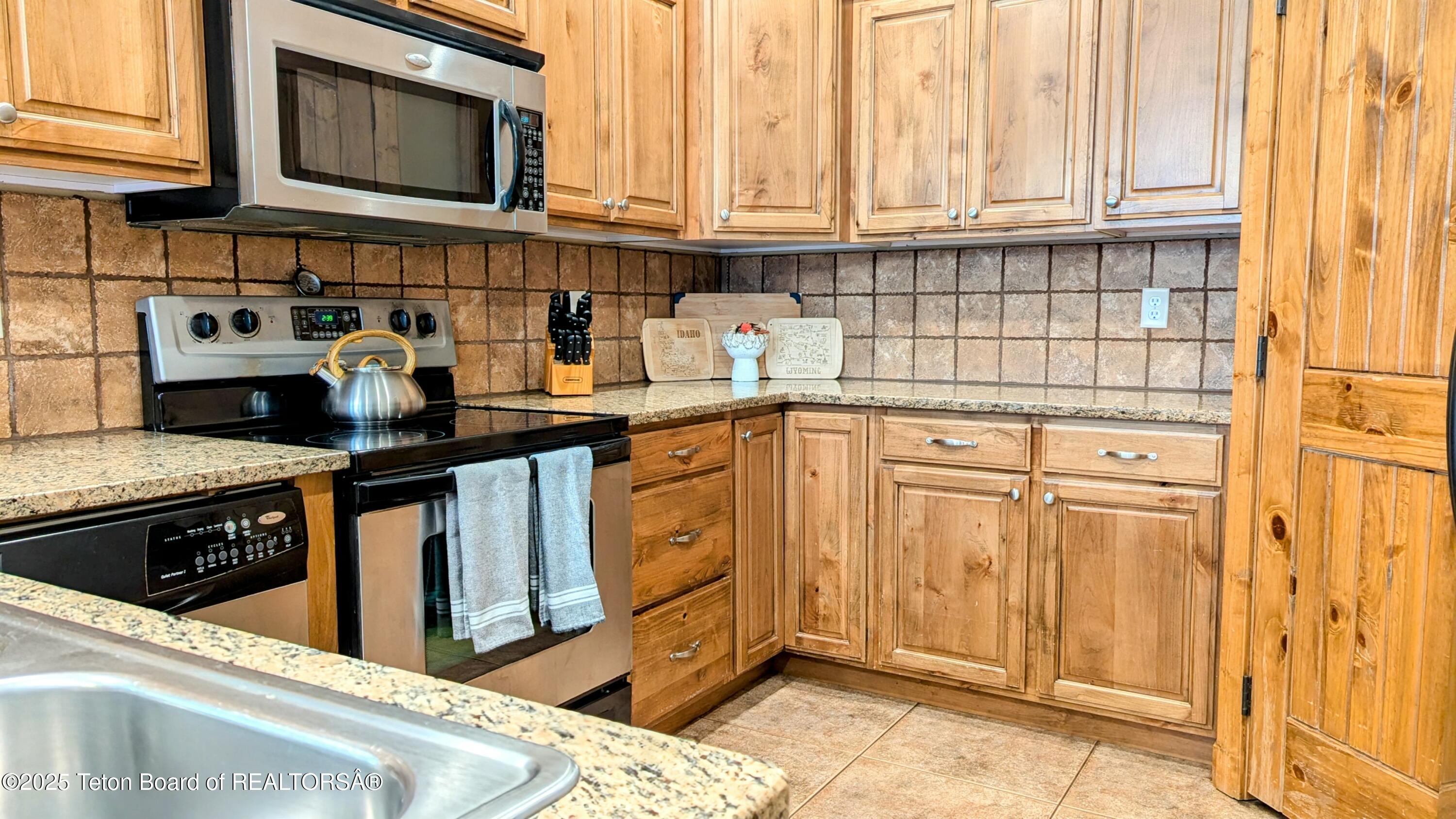 715 MORAINE COURT UNIT 19 GARAGE H