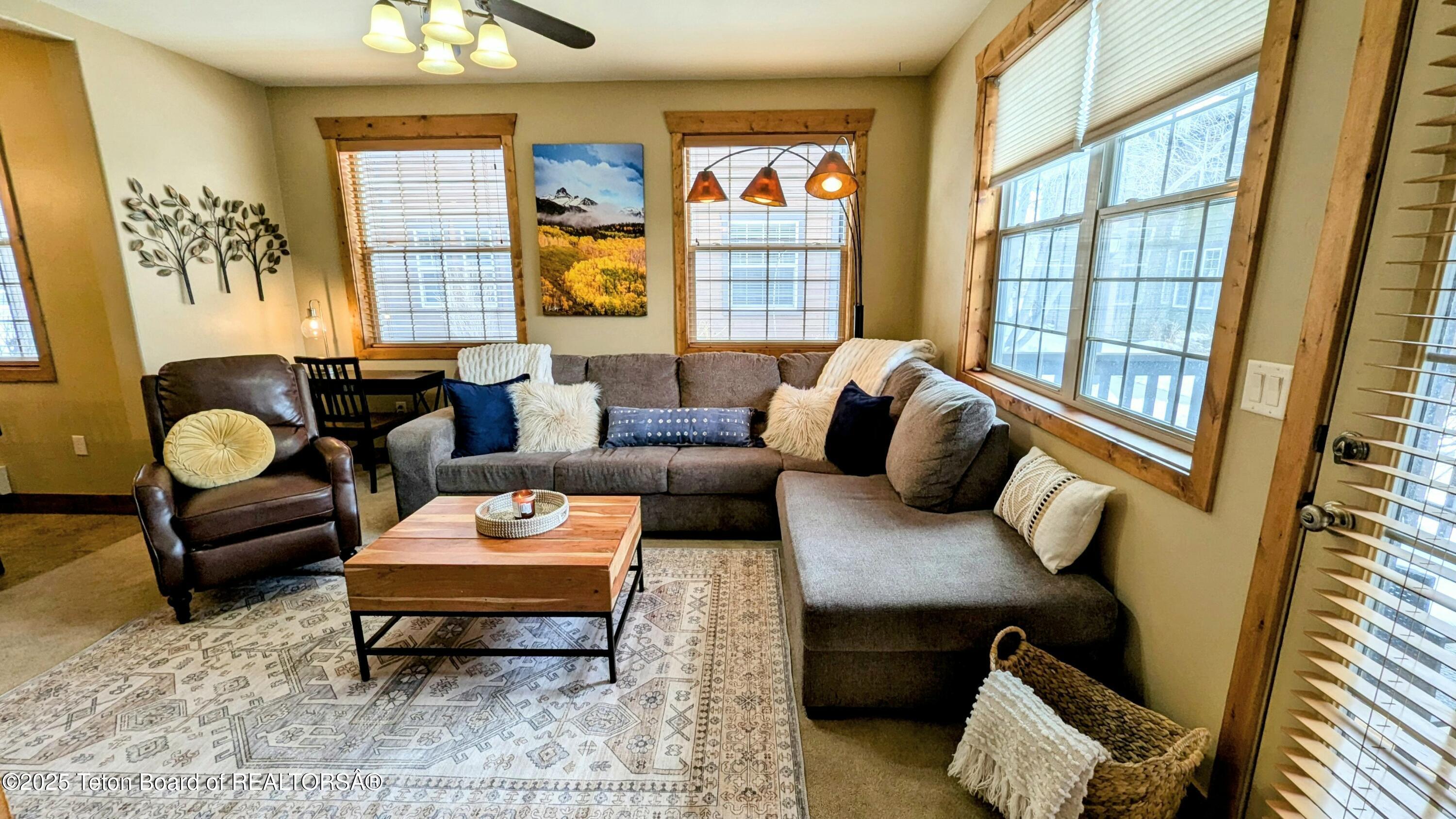 715 MORAINE COURT UNIT 19 GARAGE H