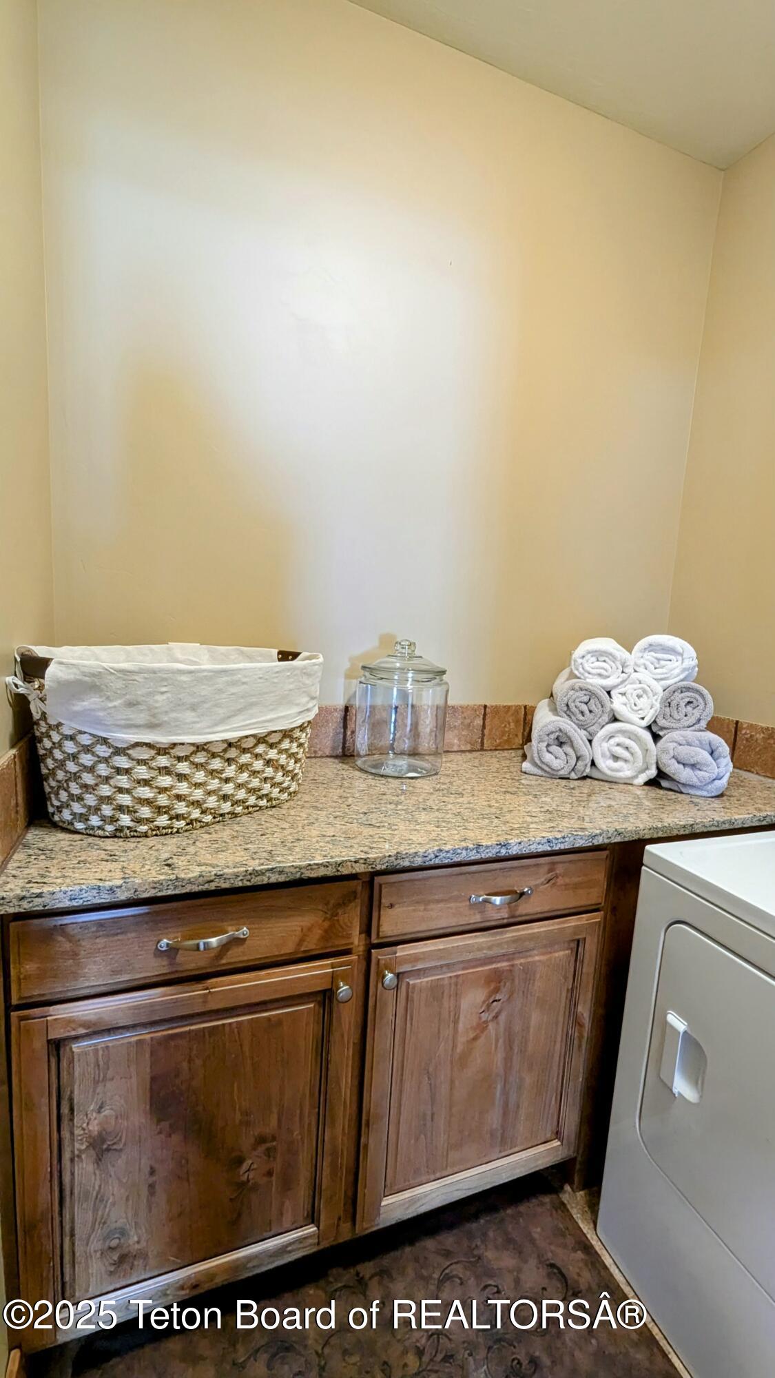 715 MORAINE COURT UNIT 19 GARAGE H