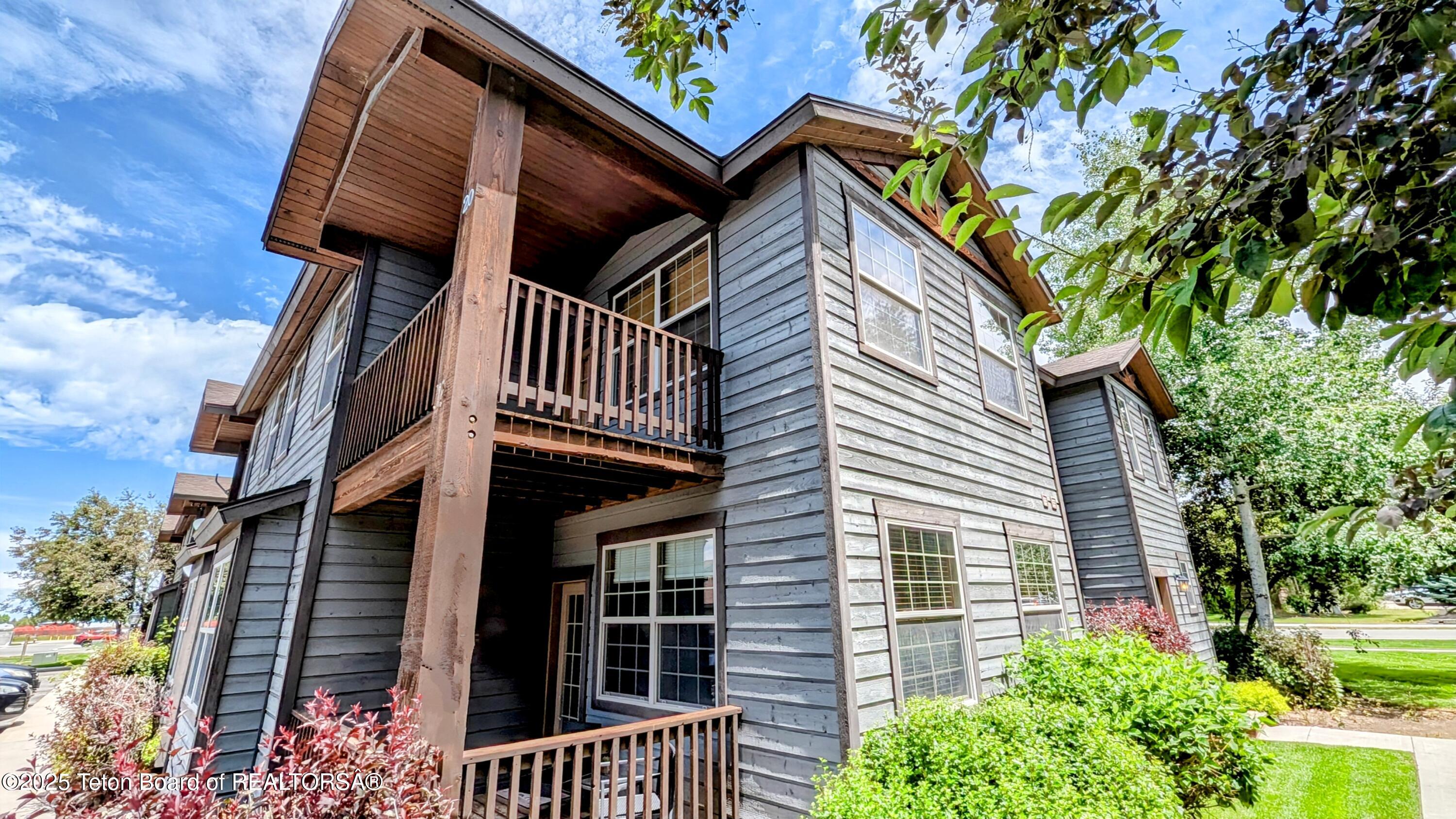 715 MORAINE COURT UNIT 19 GARAGE H