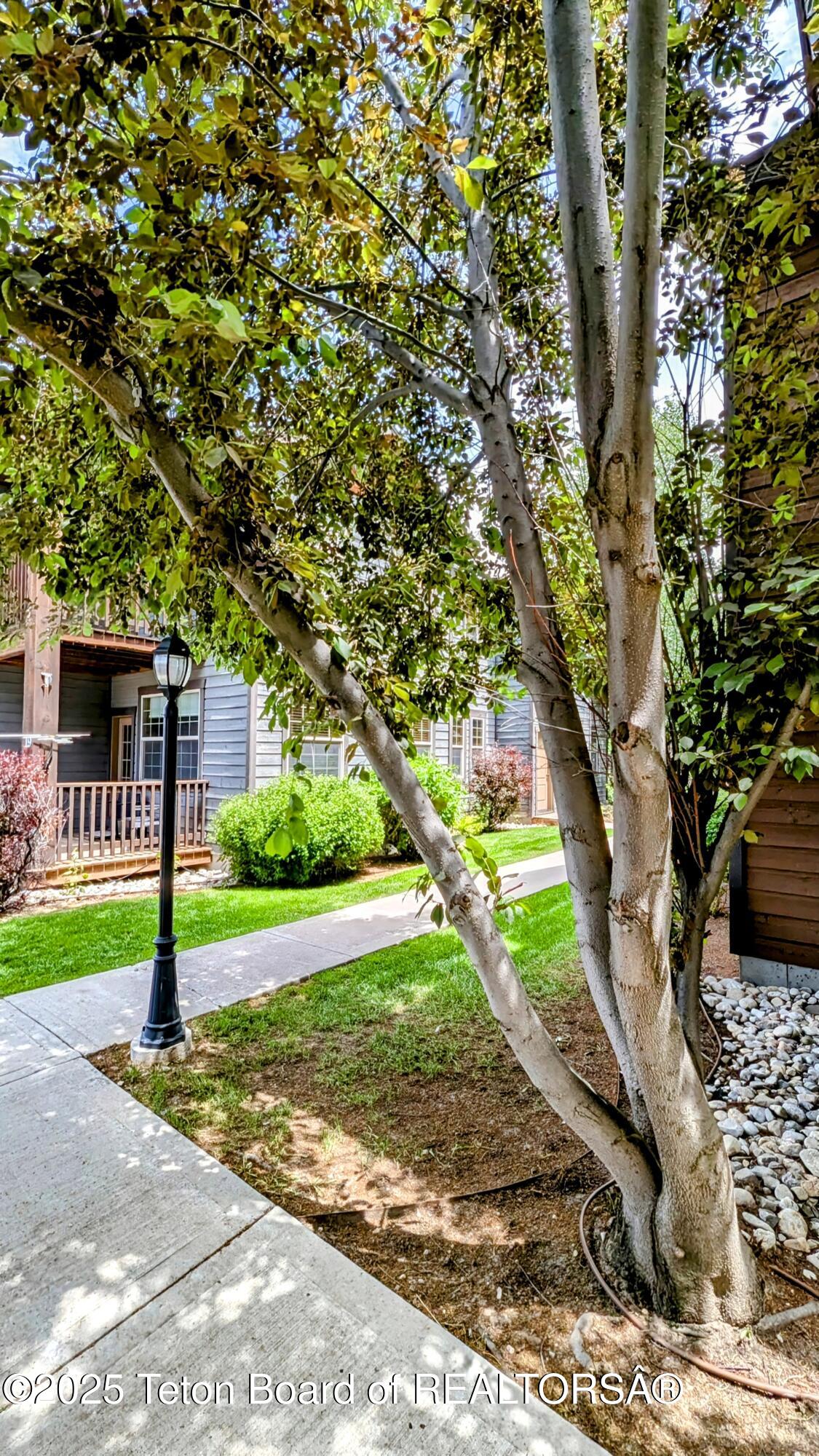 715 MORAINE COURT UNIT 19 GARAGE H