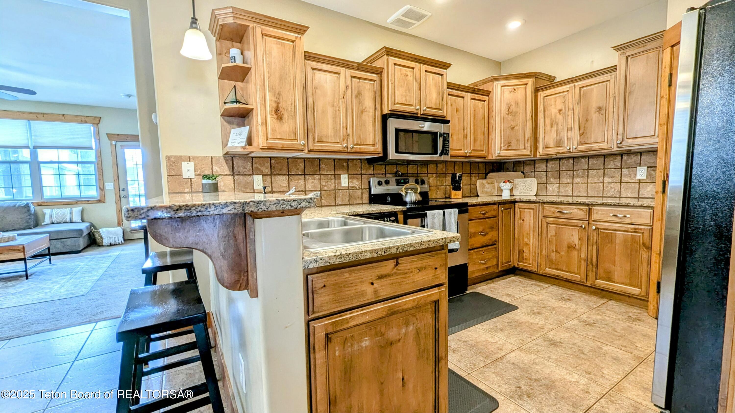 715 MORAINE COURT UNIT 19 GARAGE H