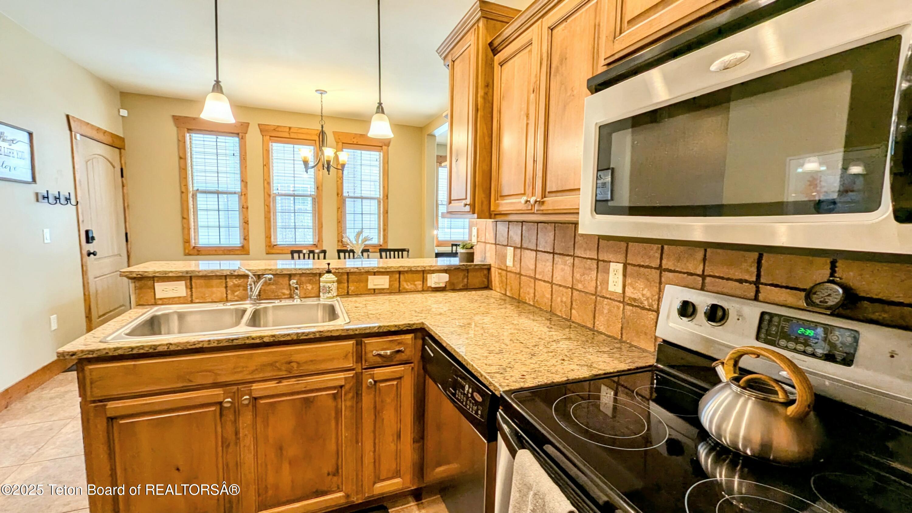 715 MORAINE COURT UNIT 19 GARAGE H