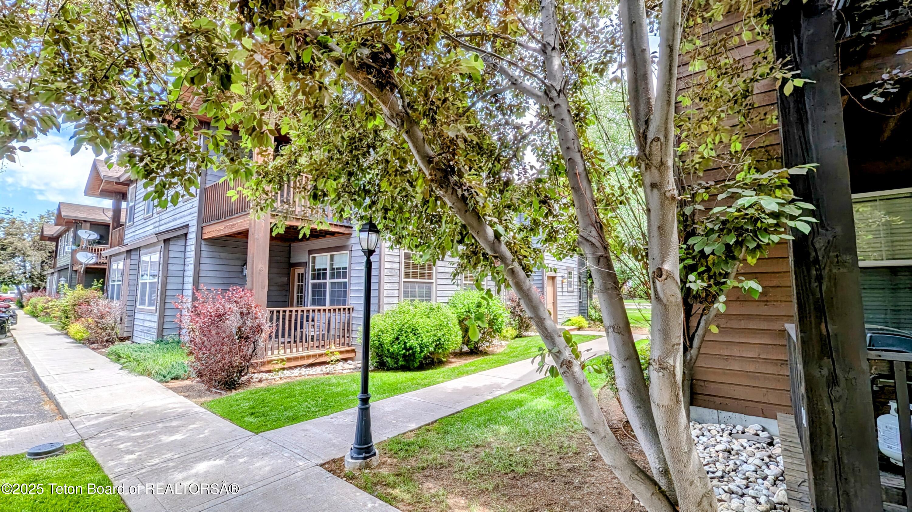 715 MORAINE COURT UNIT 19 GARAGE H