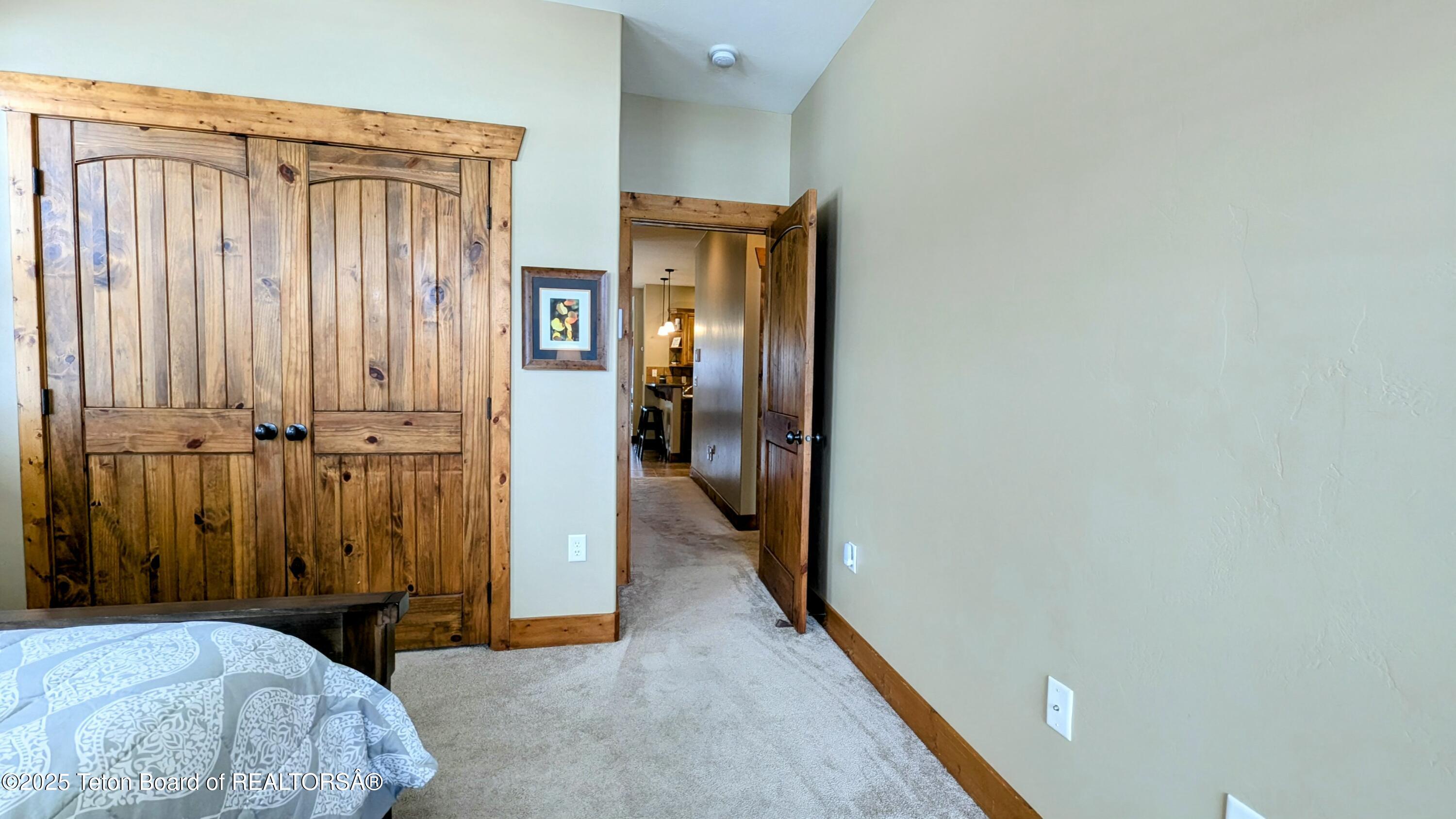 715 MORAINE COURT UNIT 19 GARAGE H