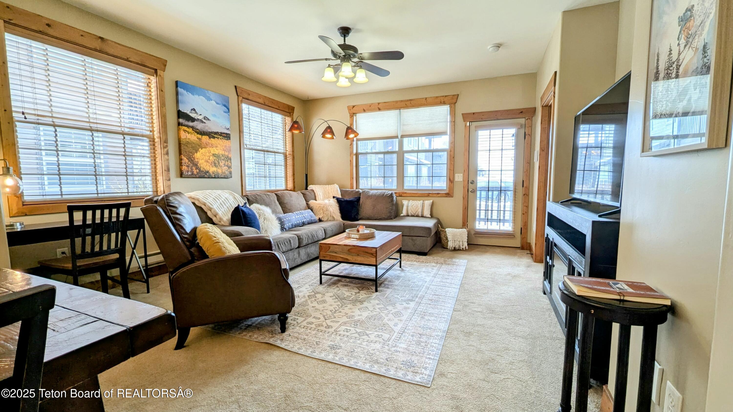 715 MORAINE COURT UNIT 19 GARAGE H