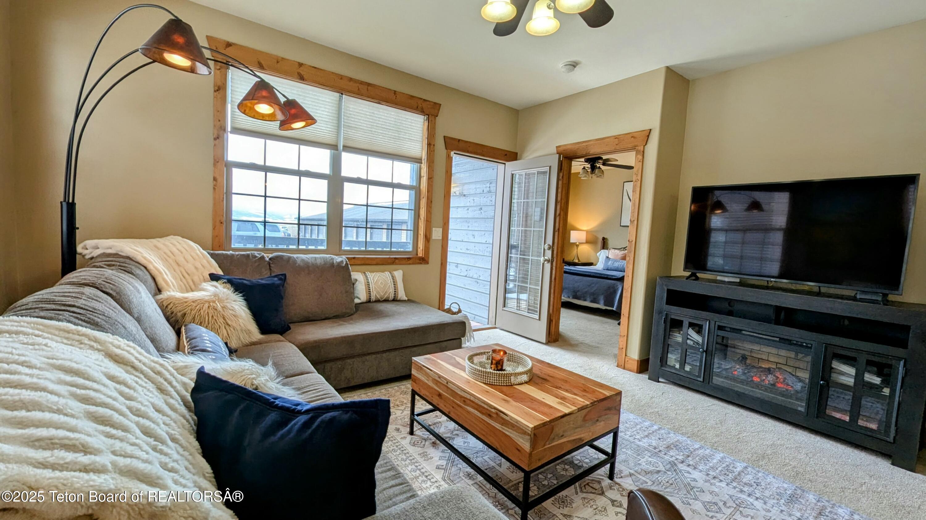 715 MORAINE COURT UNIT 19 GARAGE H