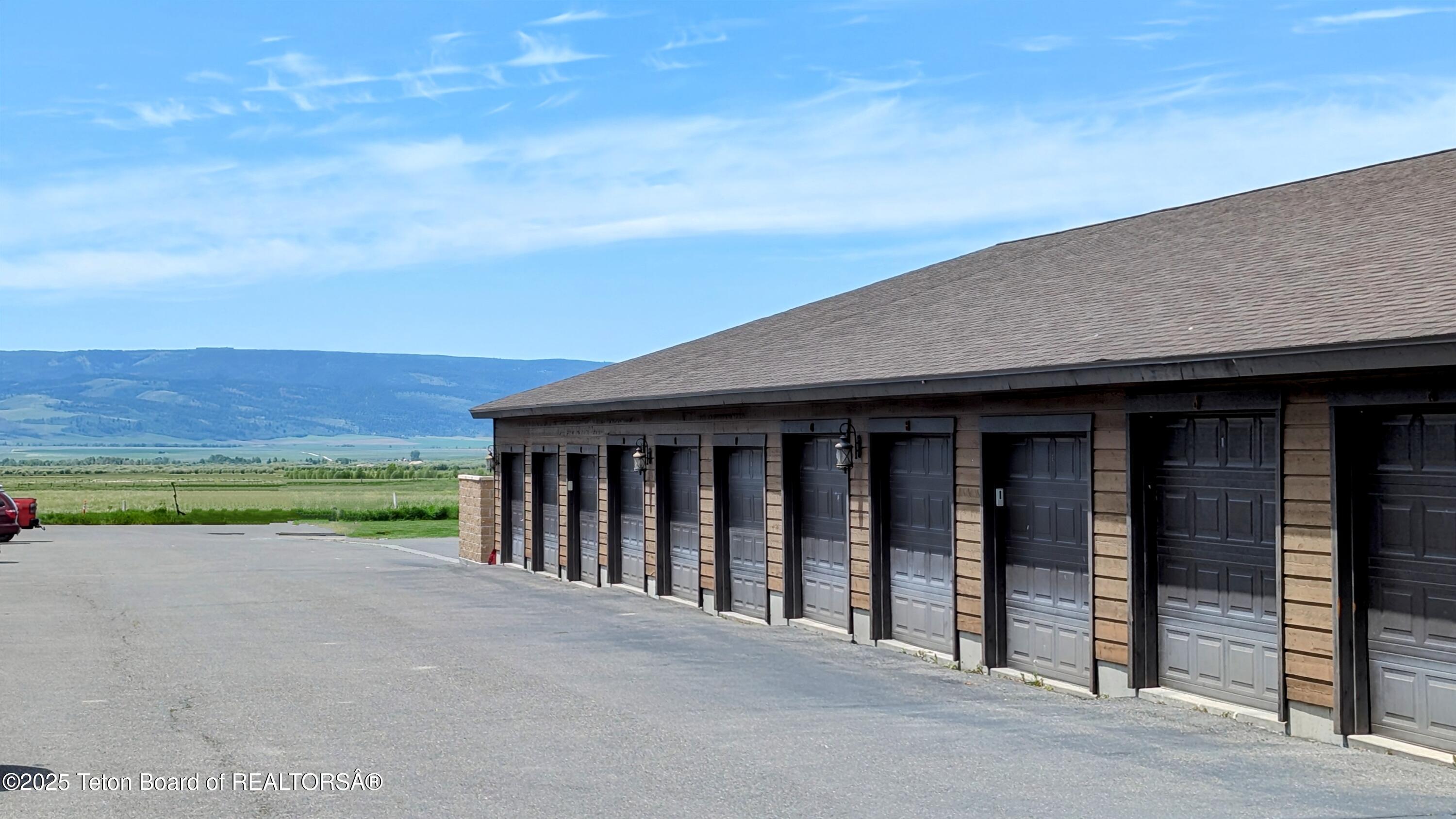 715 MORAINE COURT UNIT 19 GARAGE H