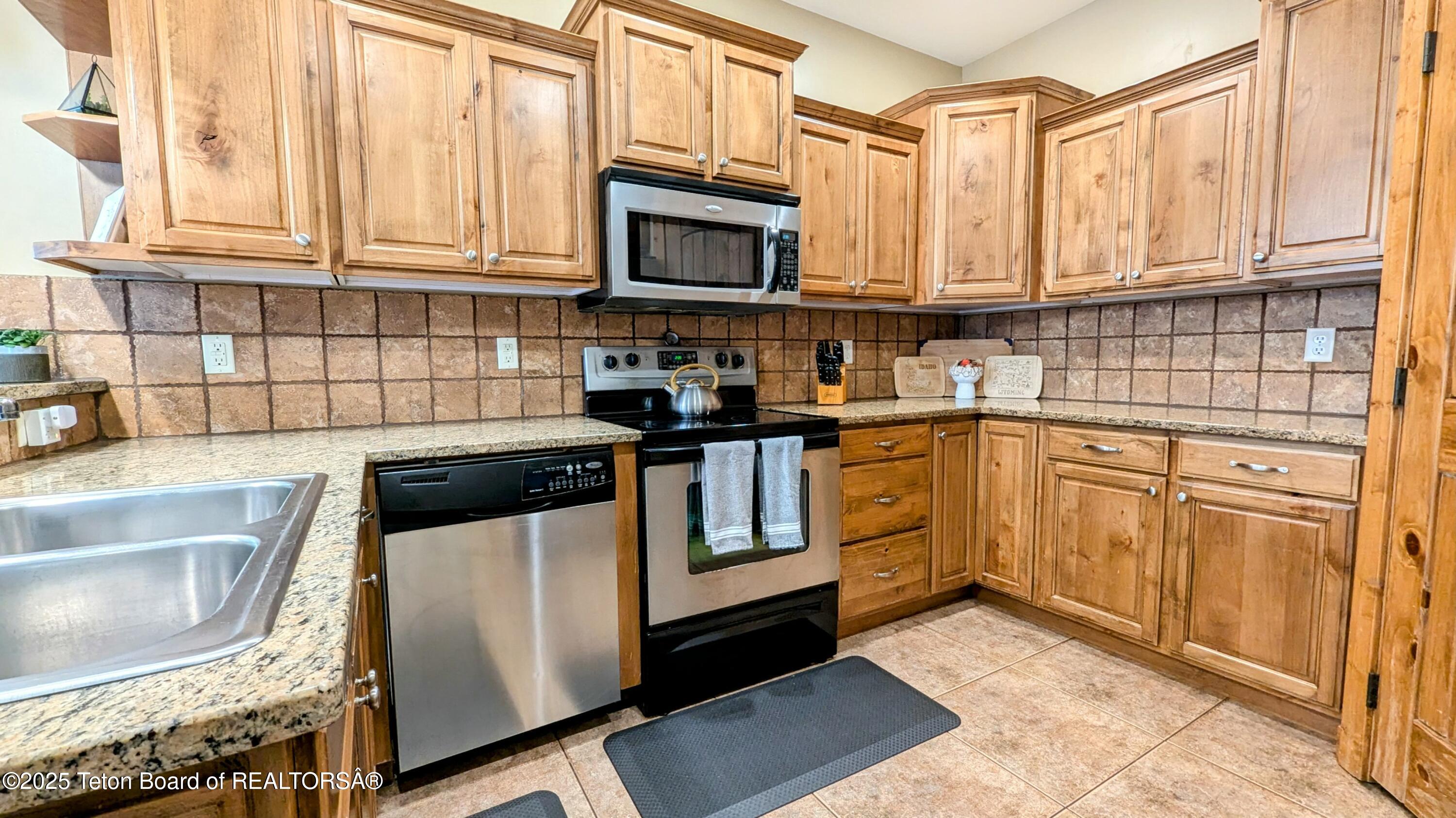 715 MORAINE COURT UNIT 19 GARAGE H