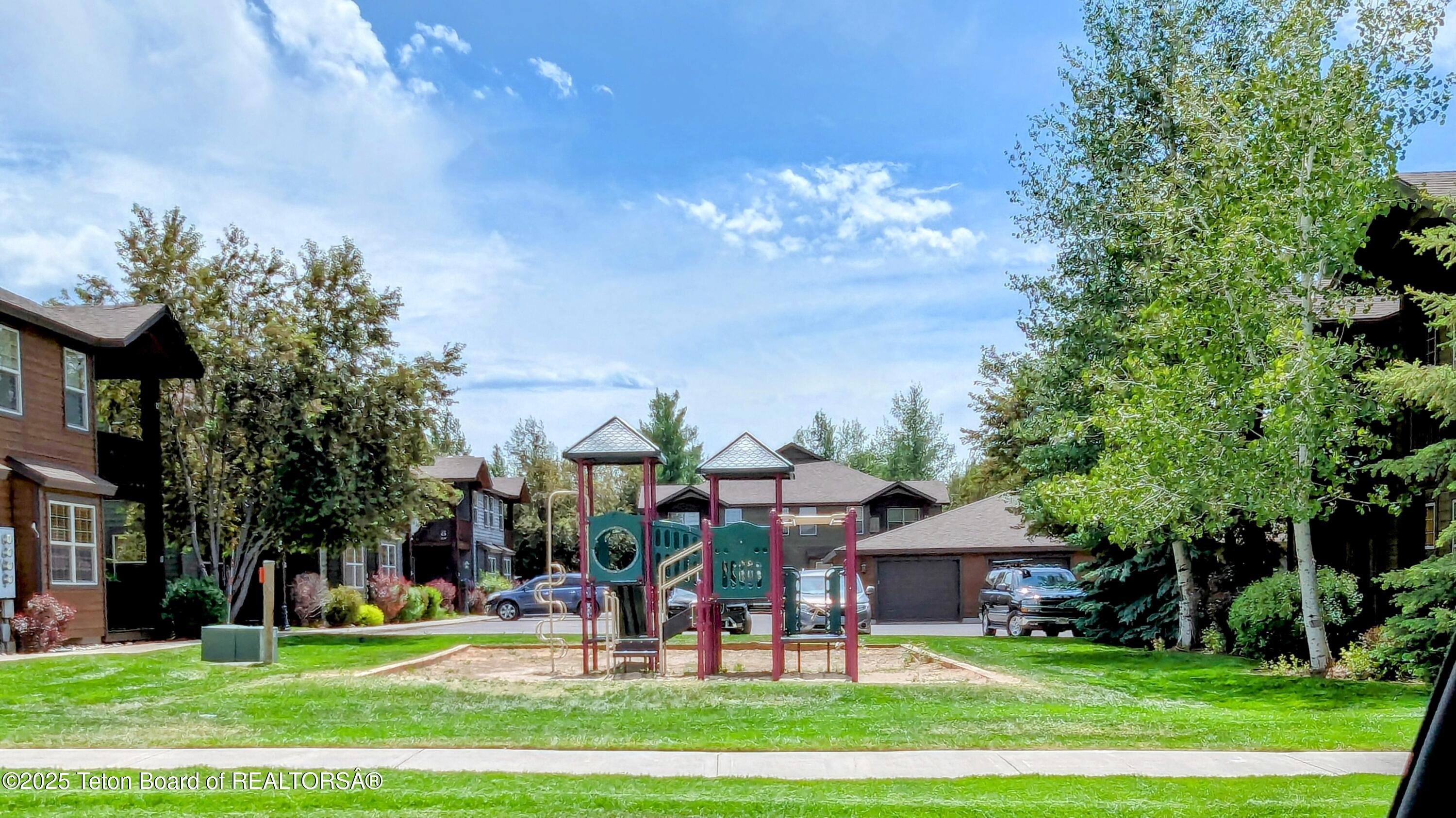 715 MORAINE COURT UNIT 19 GARAGE H