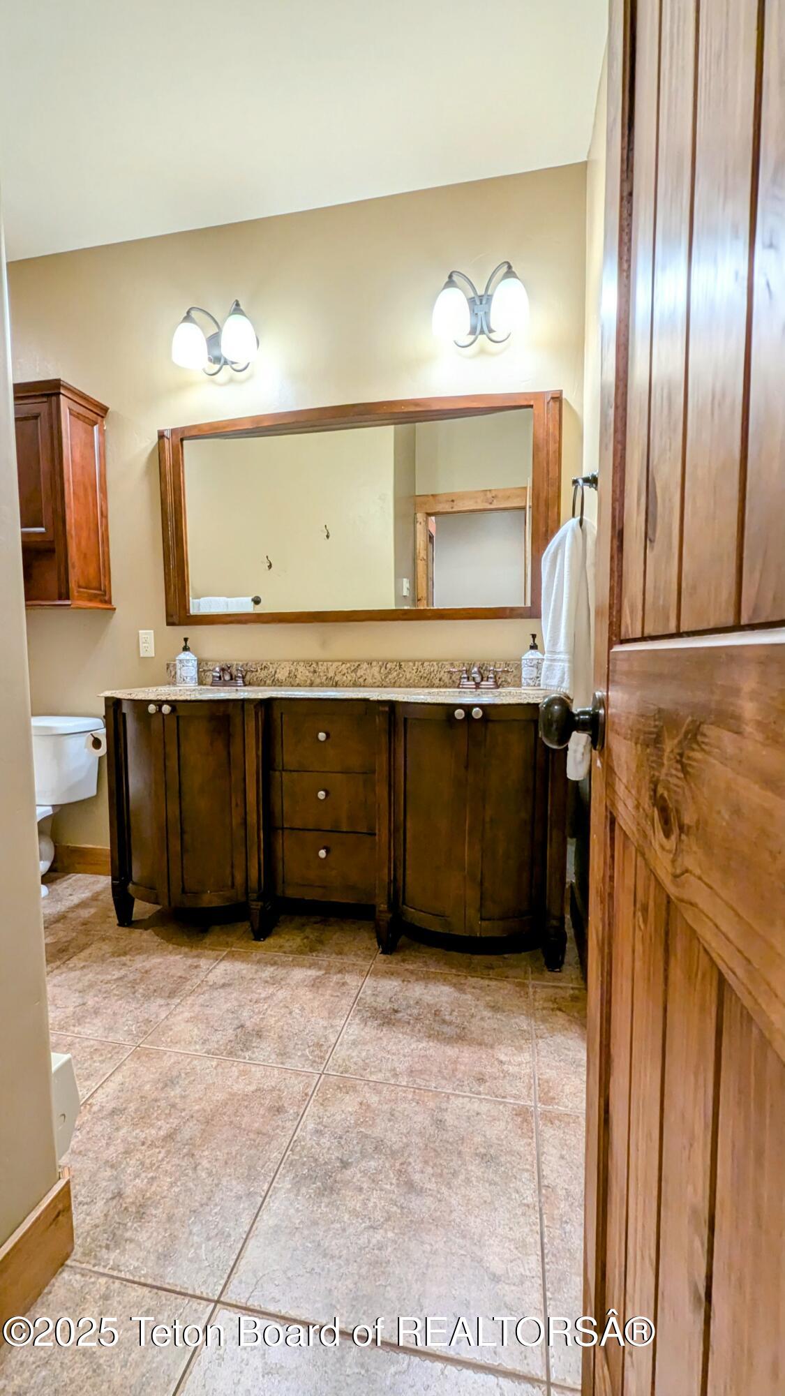 715 MORAINE COURT UNIT 19 GARAGE H