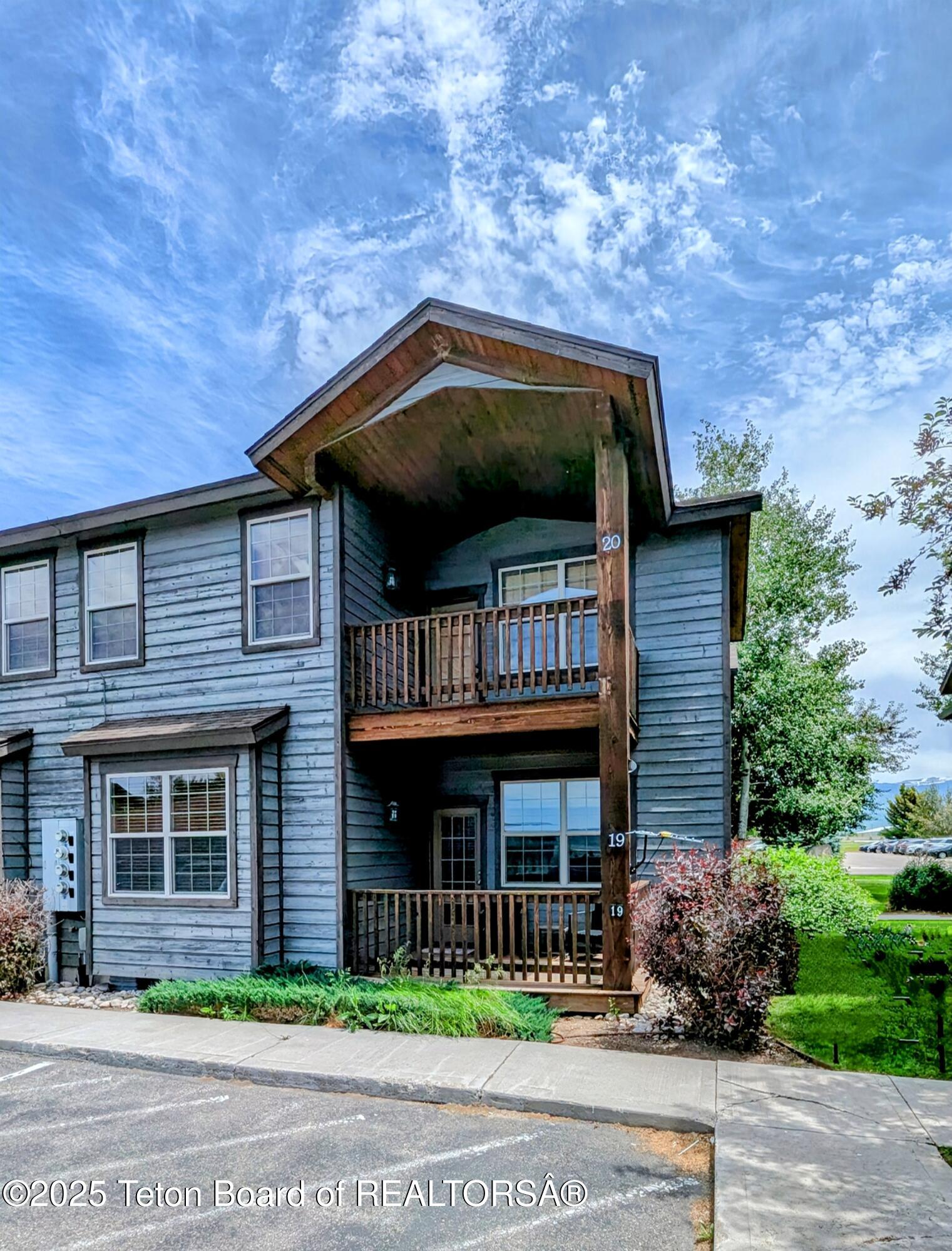 715 MORAINE COURT UNIT 19 GARAGE H