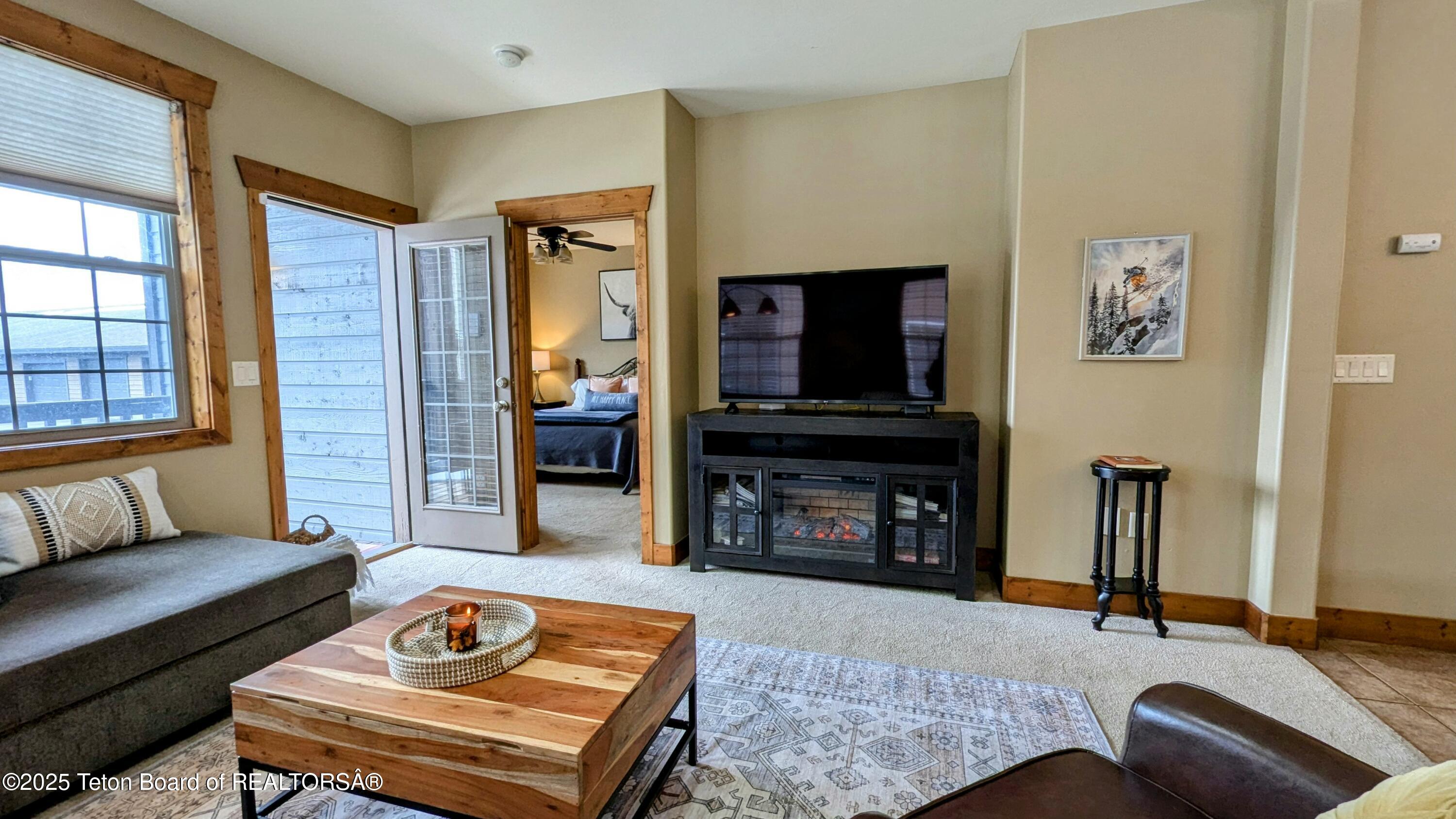 715 MORAINE COURT UNIT 19 GARAGE H