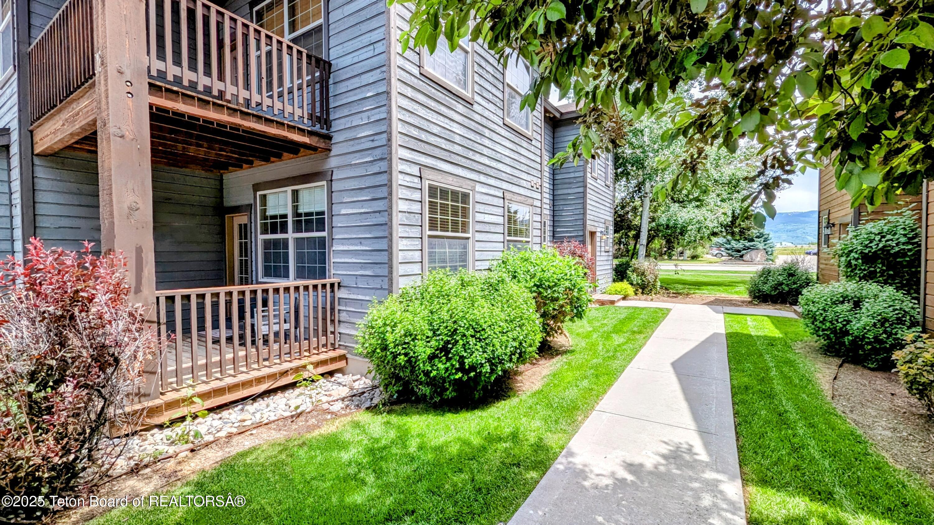 715 MORAINE COURT UNIT 19 GARAGE H