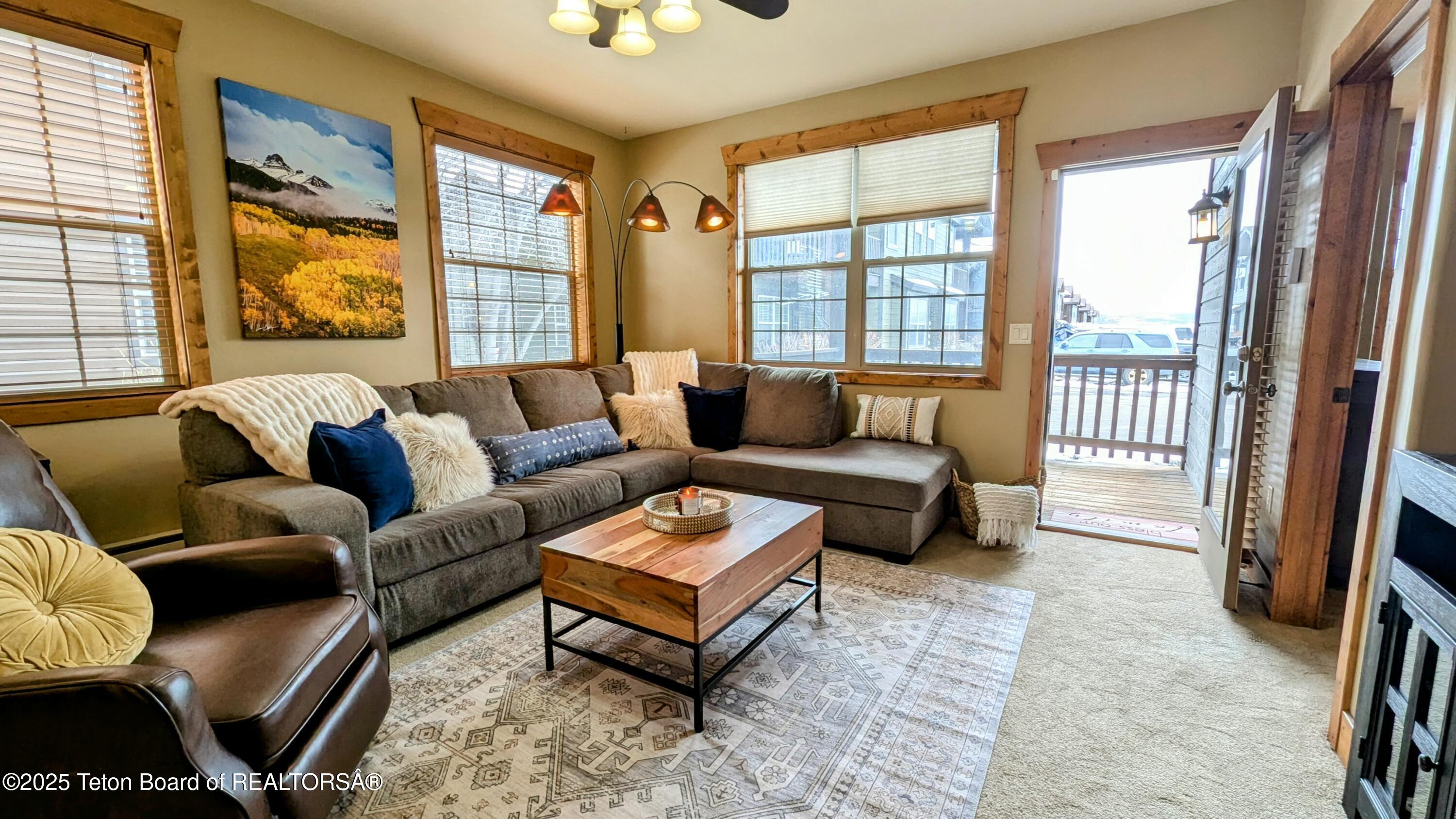 715 MORAINE COURT UNIT 19 GARAGE H