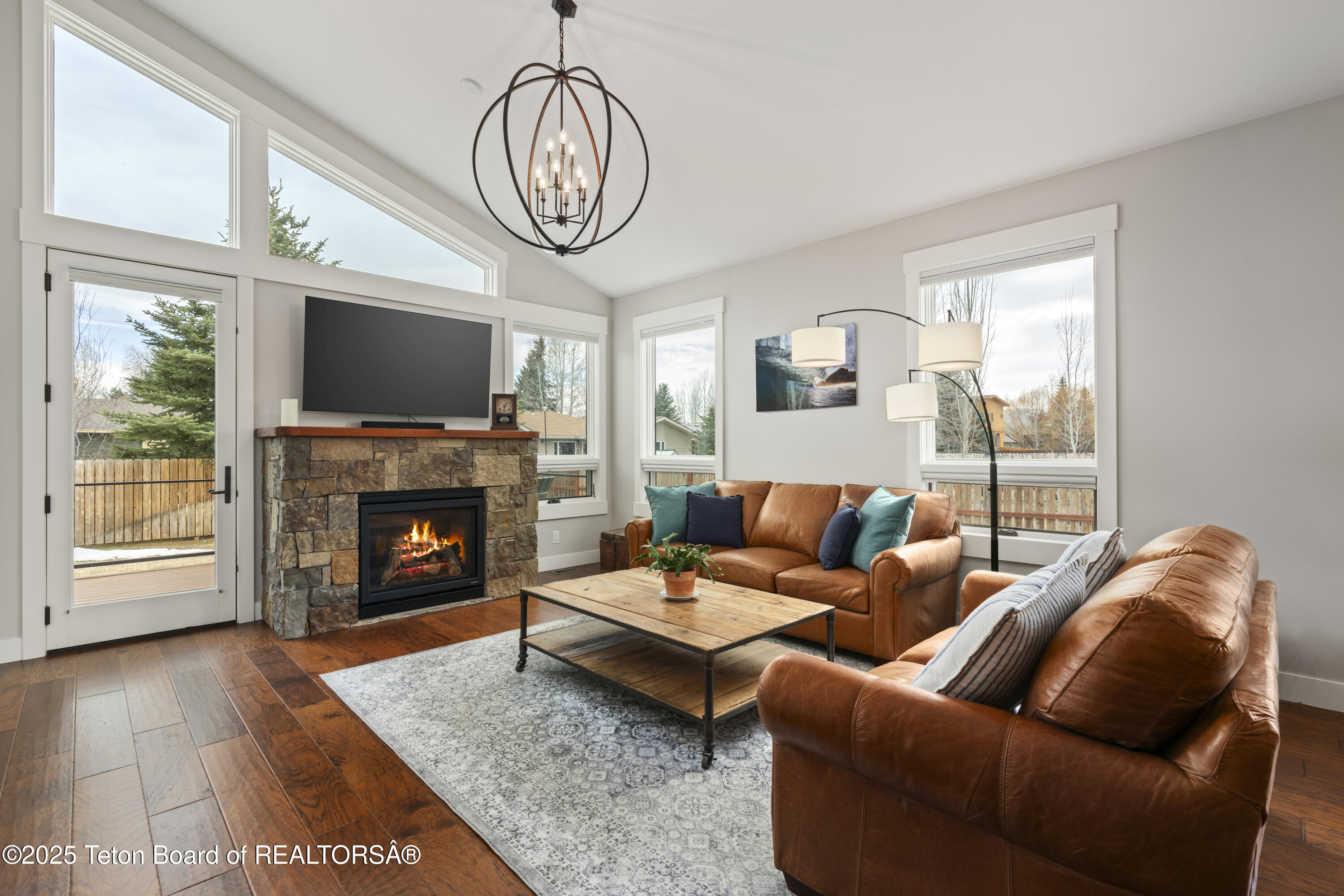 3048 WHITEHOUSE Drive