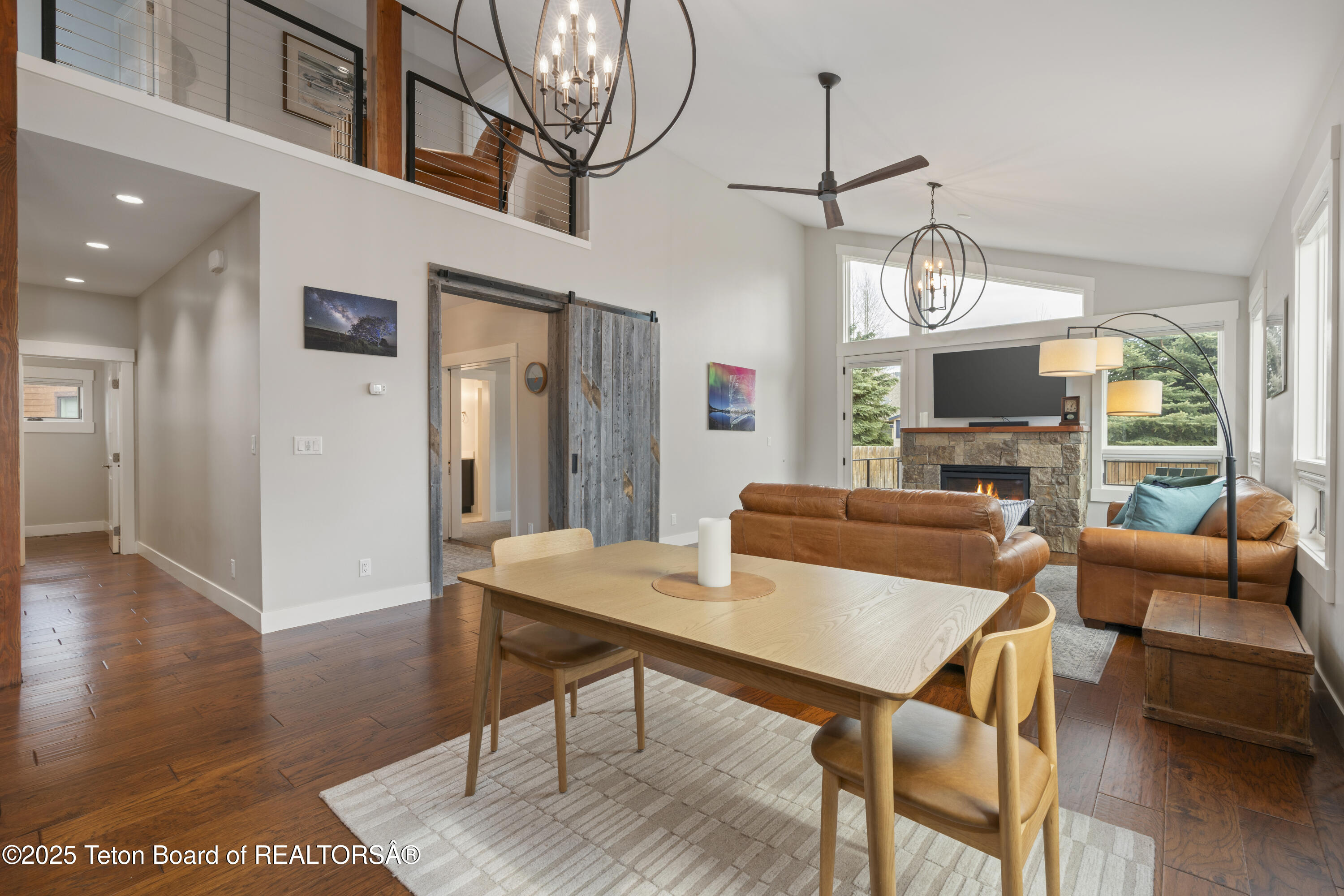 3048 WHITEHOUSE Drive