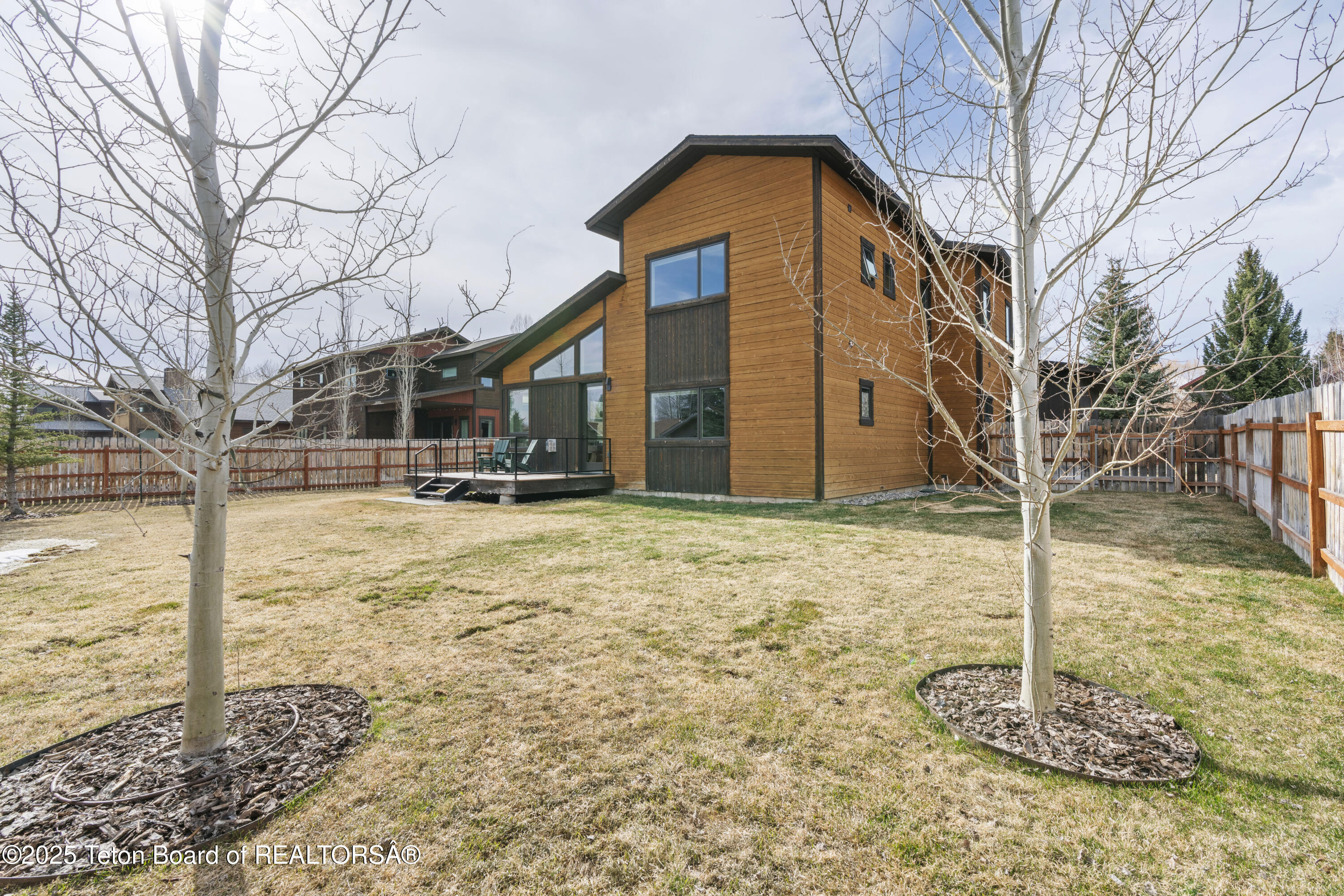 3048 WHITEHOUSE Drive