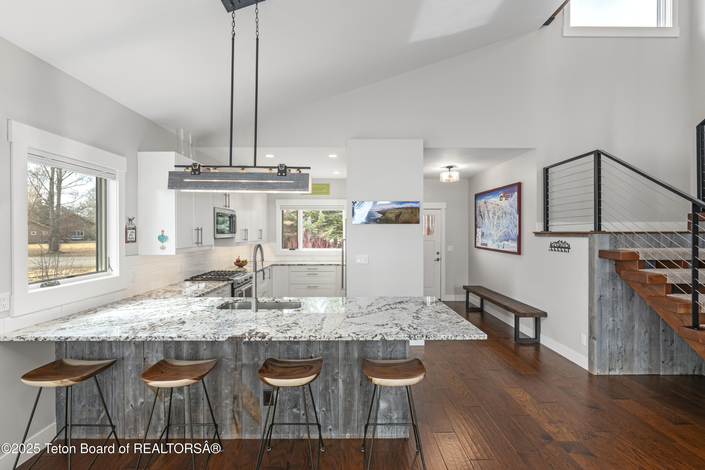 3048 WHITEHOUSE Drive