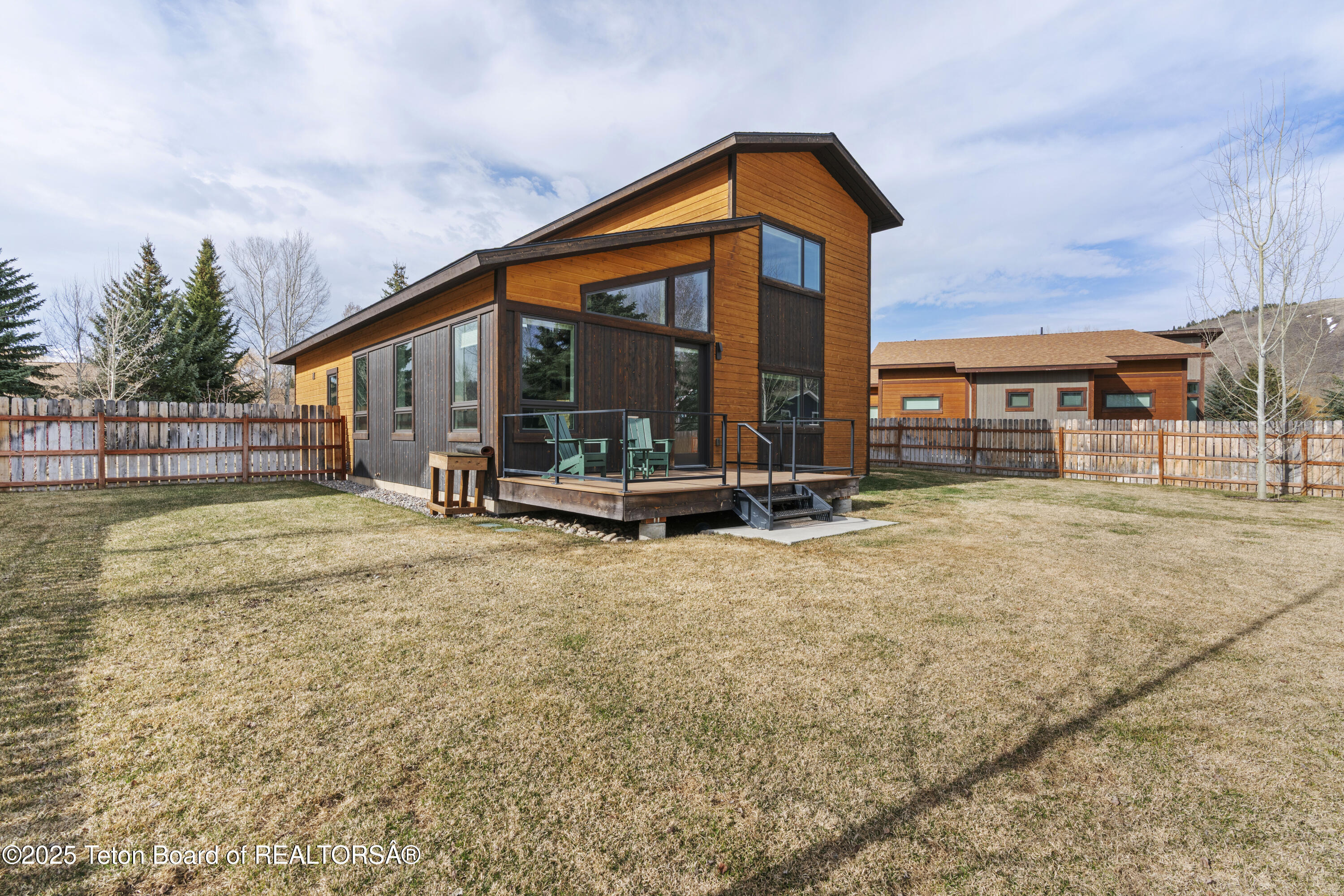 3048 WHITEHOUSE Drive