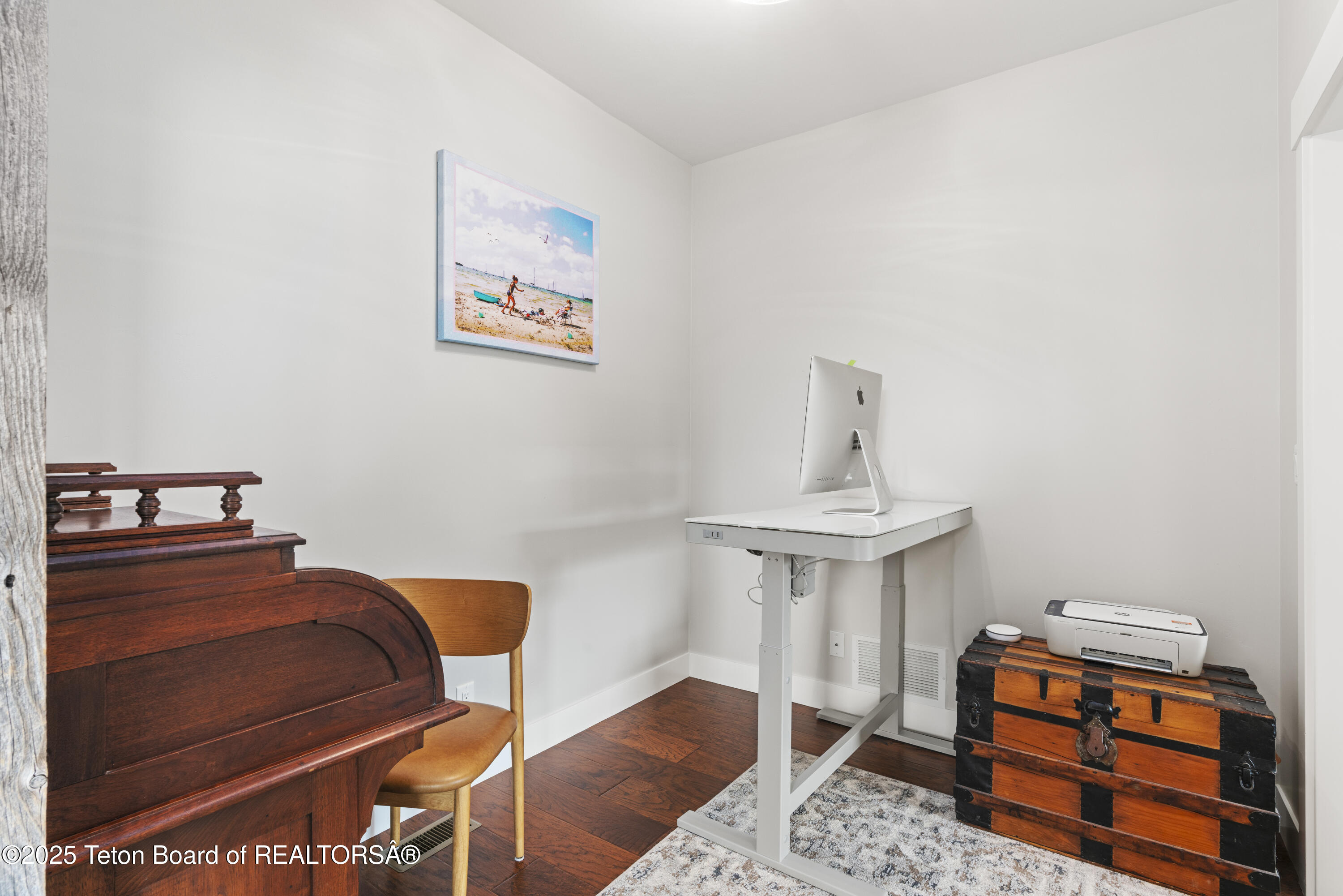 3048 WHITEHOUSE Drive