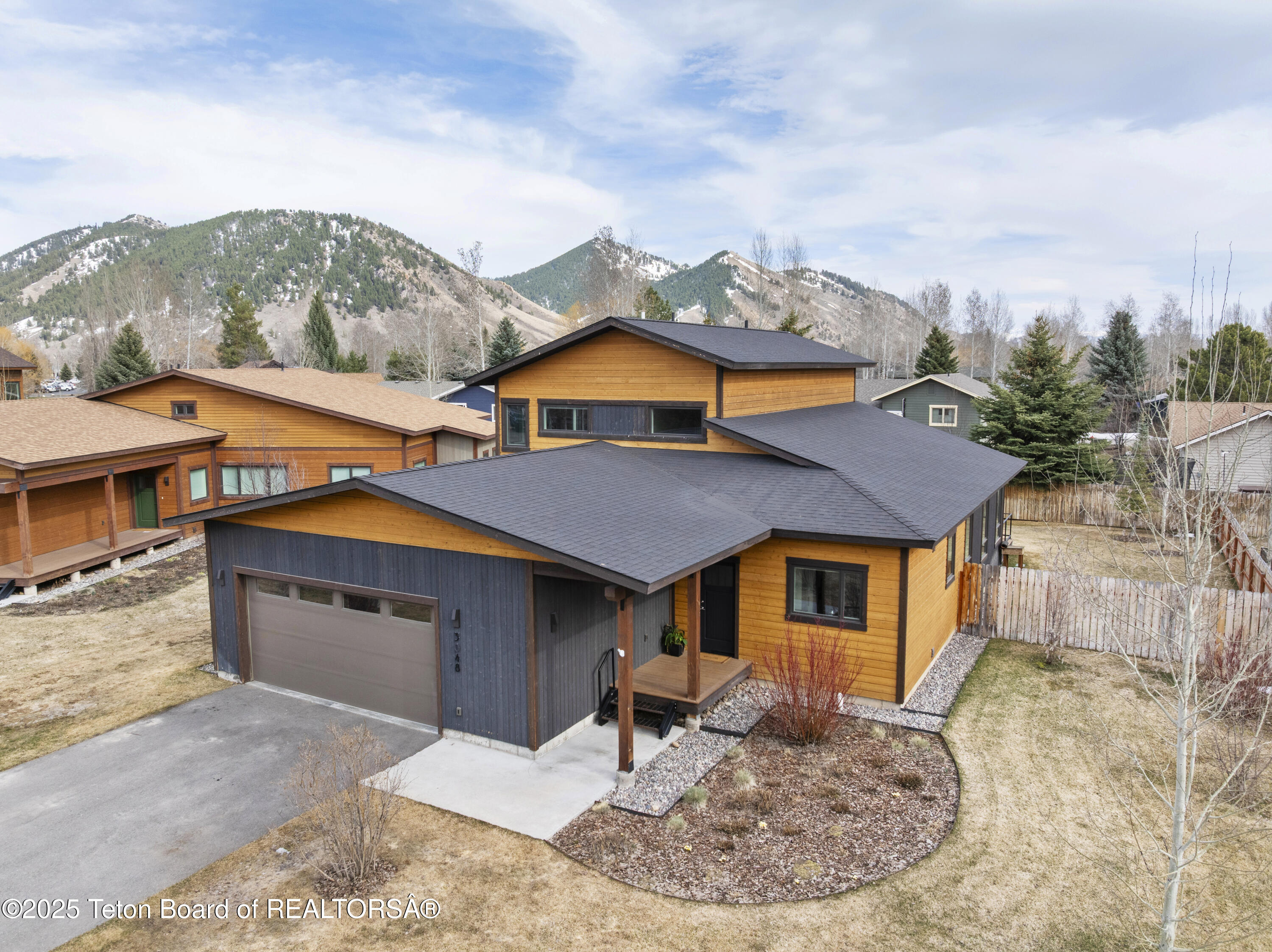 3048 WHITEHOUSE Drive