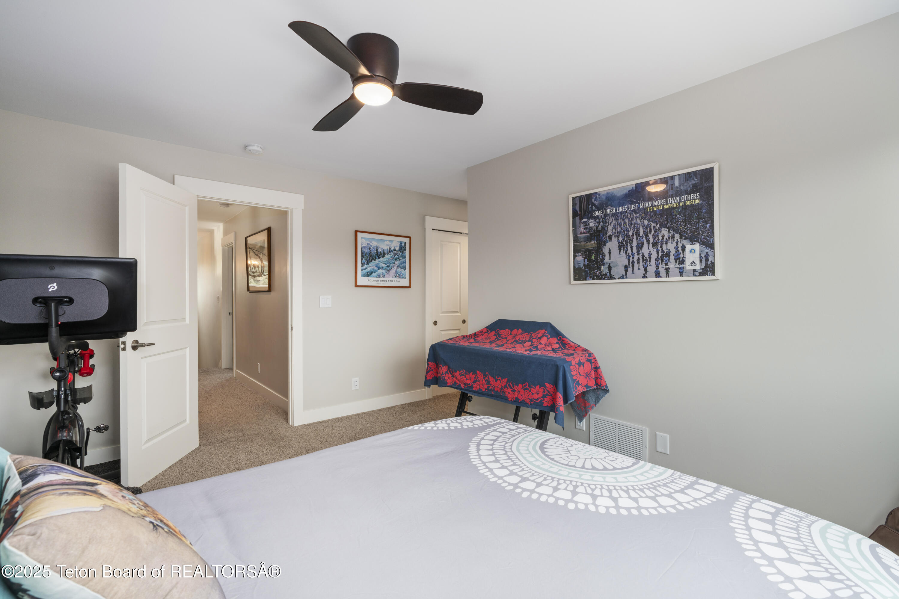 3048 WHITEHOUSE Drive