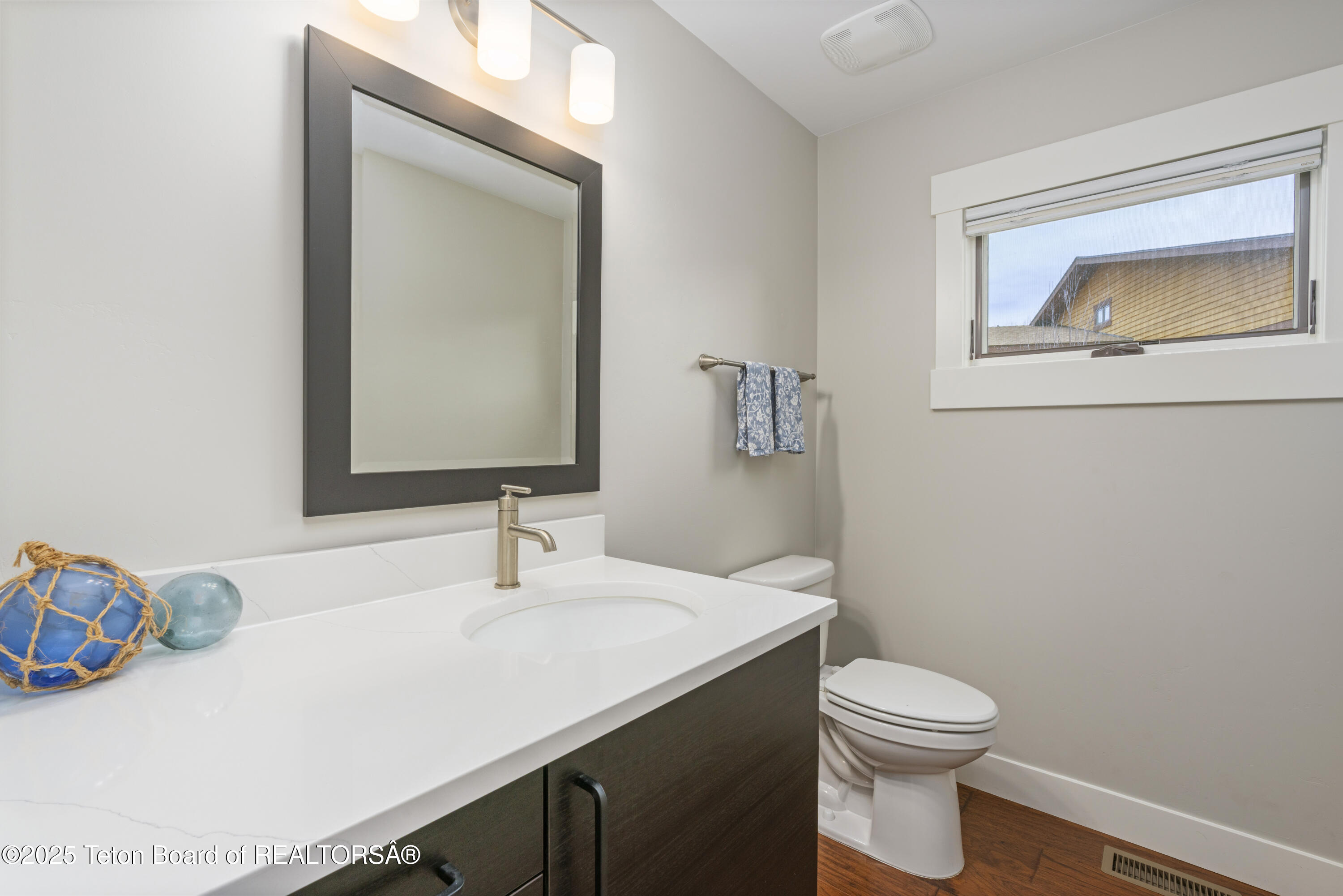 3048 WHITEHOUSE Drive