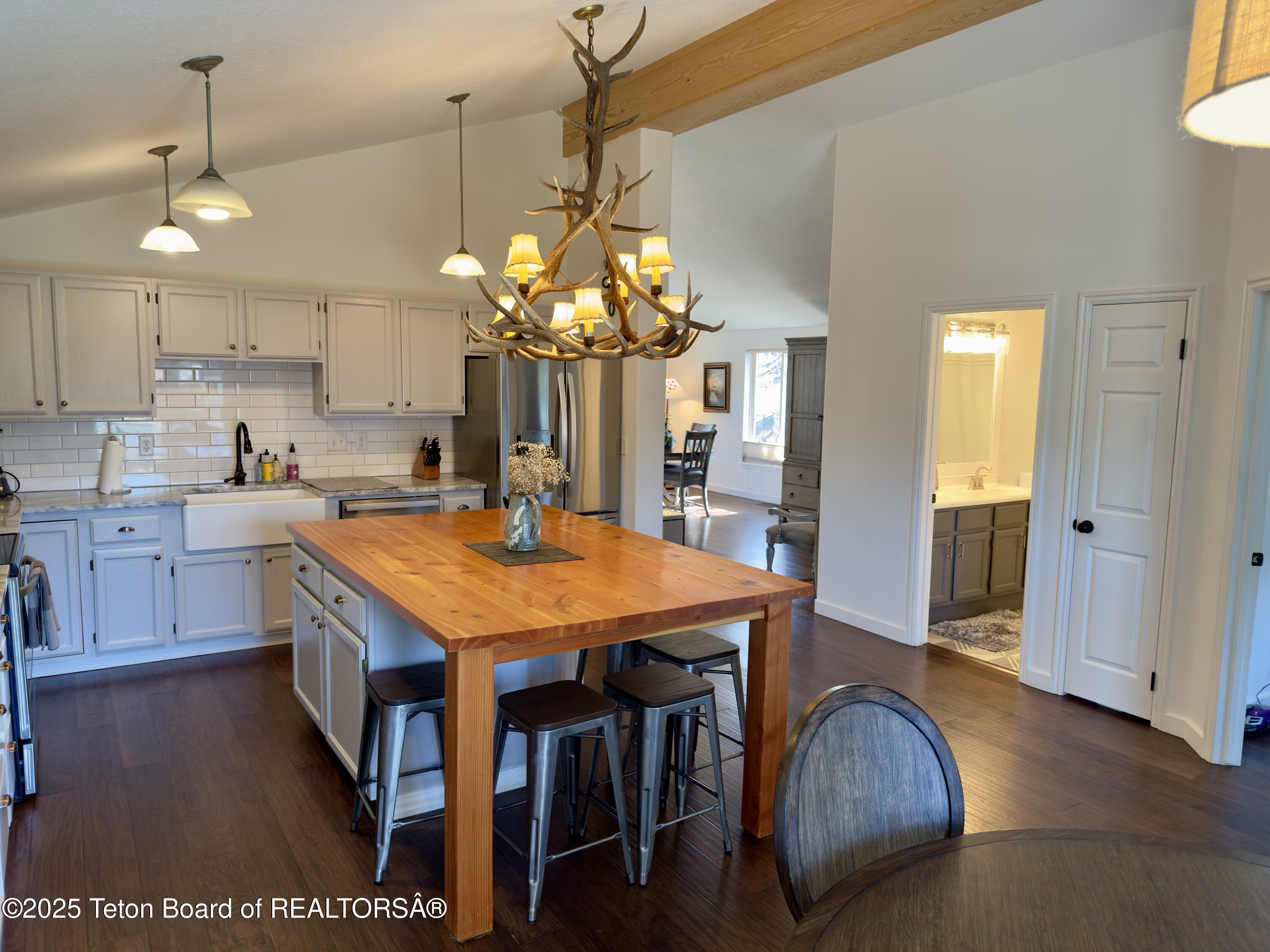 3048 RANGEVIEW Drive