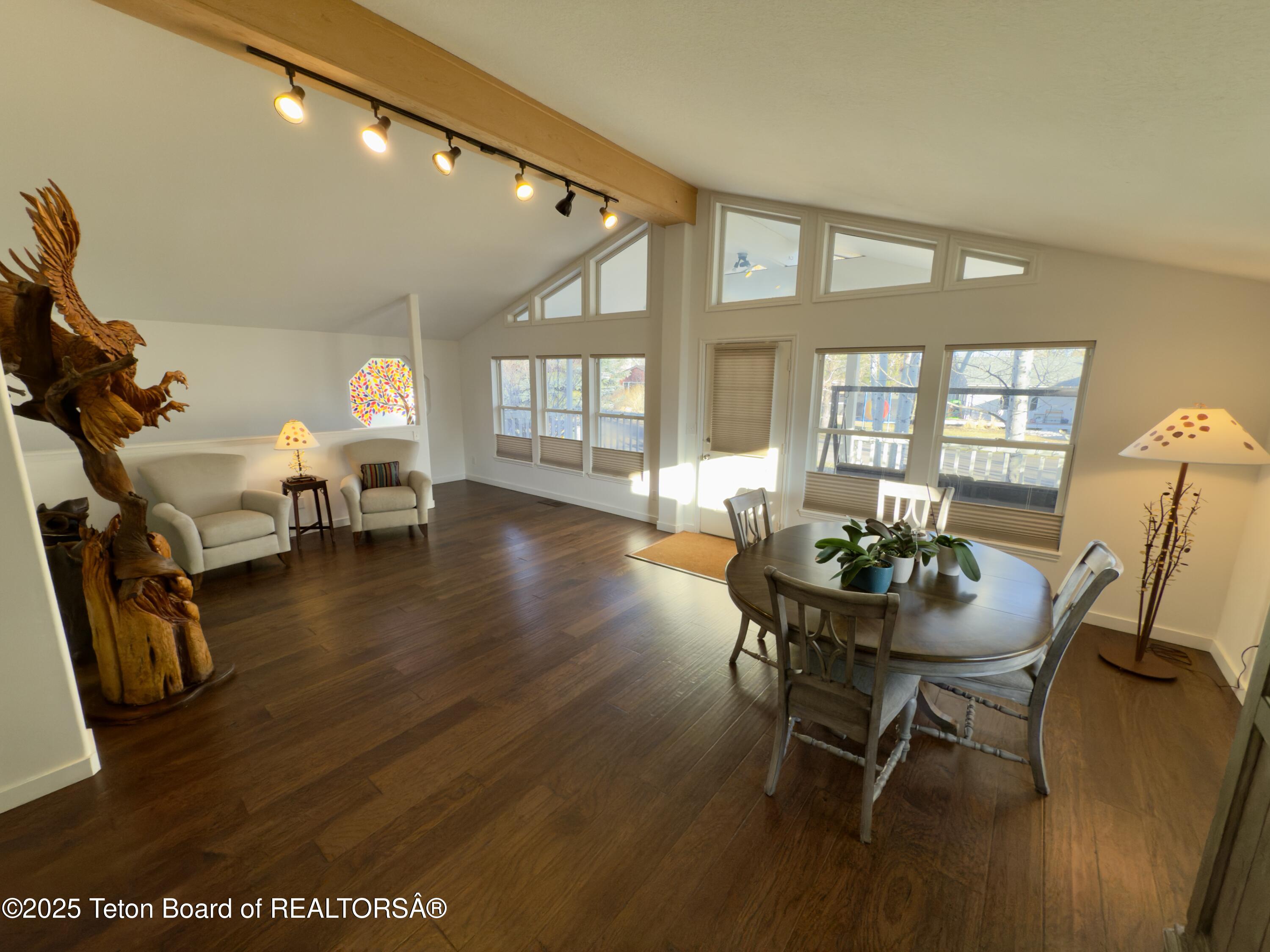 3048 RANGEVIEW Drive