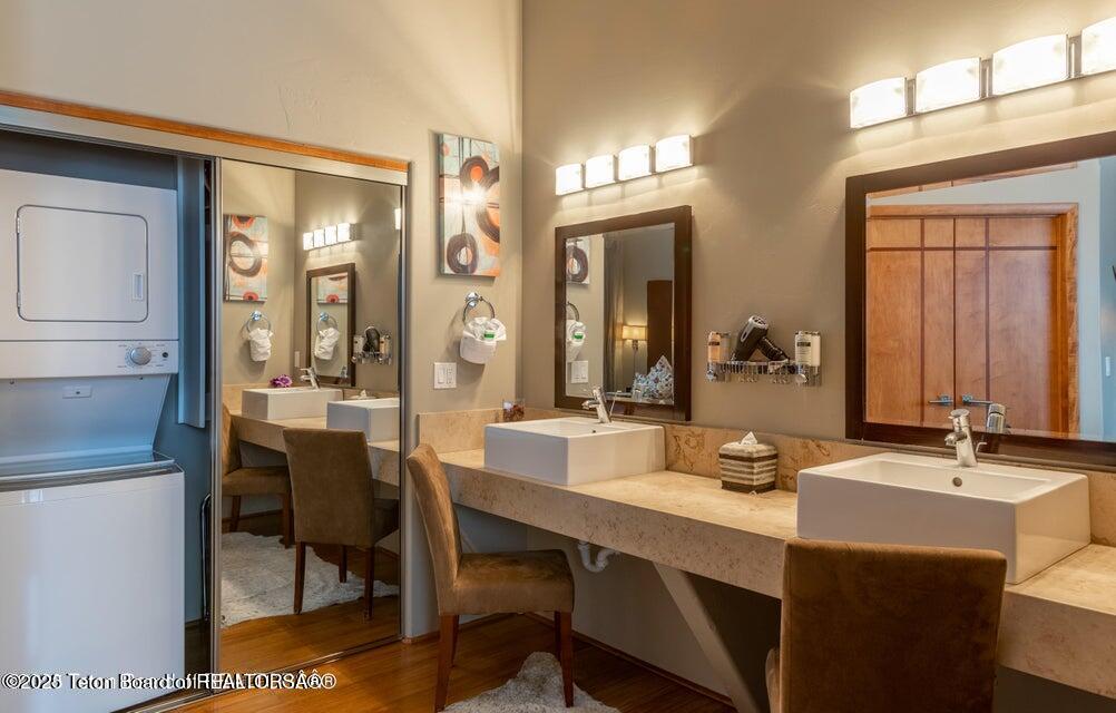 170 N MILLWARD Street, 305