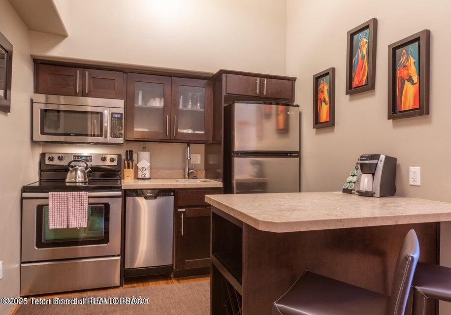 170 N MILLWARD Street, 305