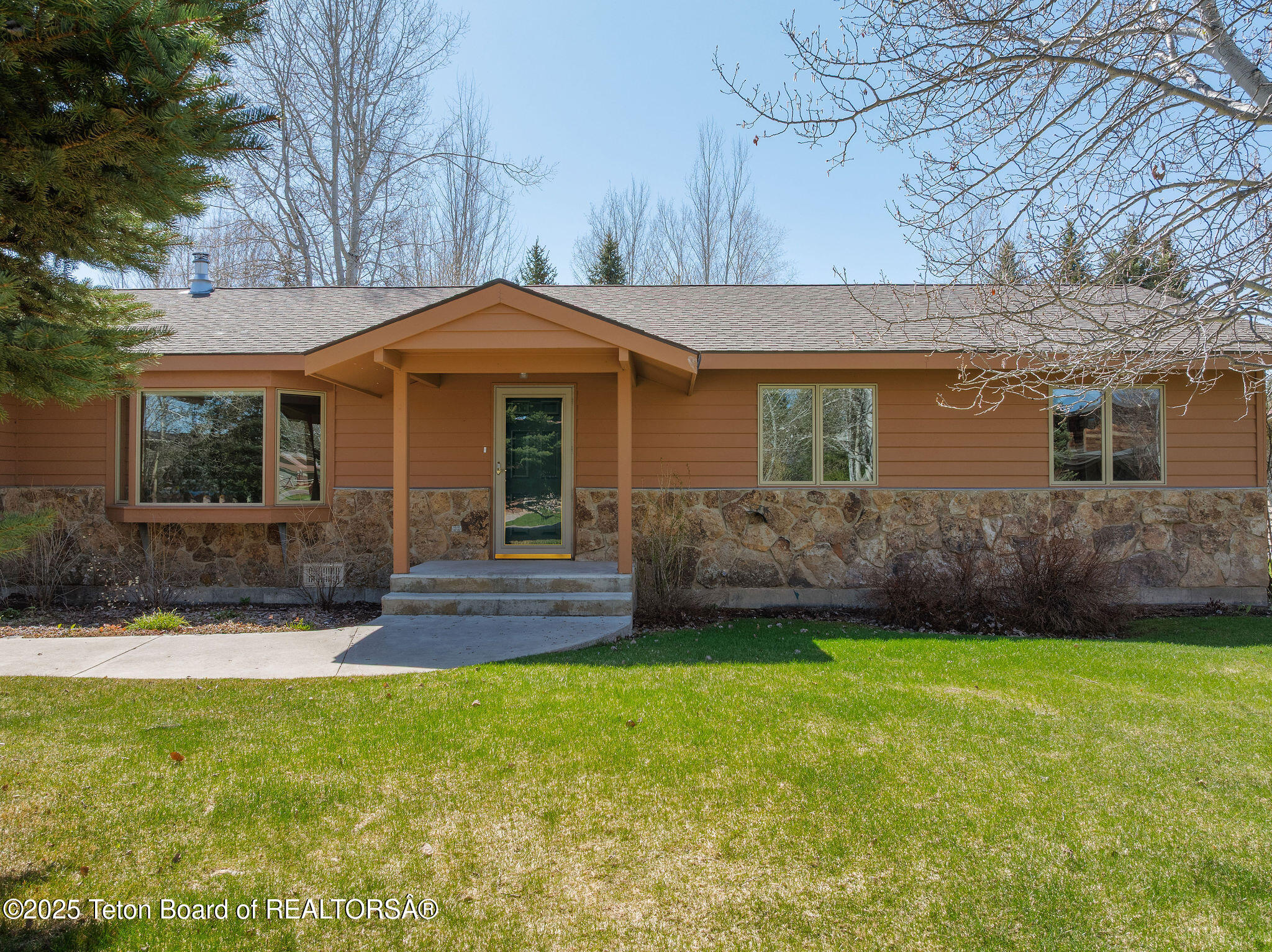 1780 W PACK SADDLE Drive