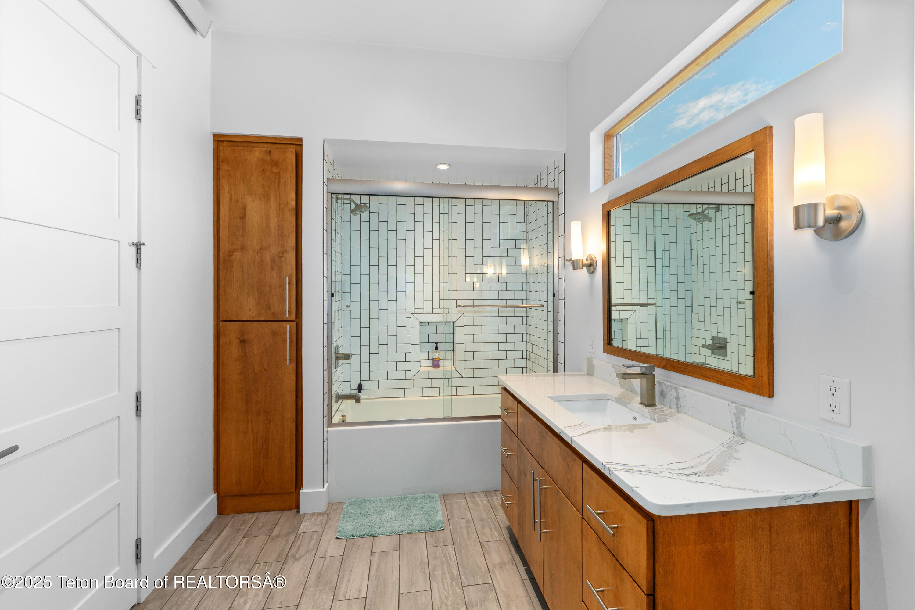 356 WOODEN SPUR Drive