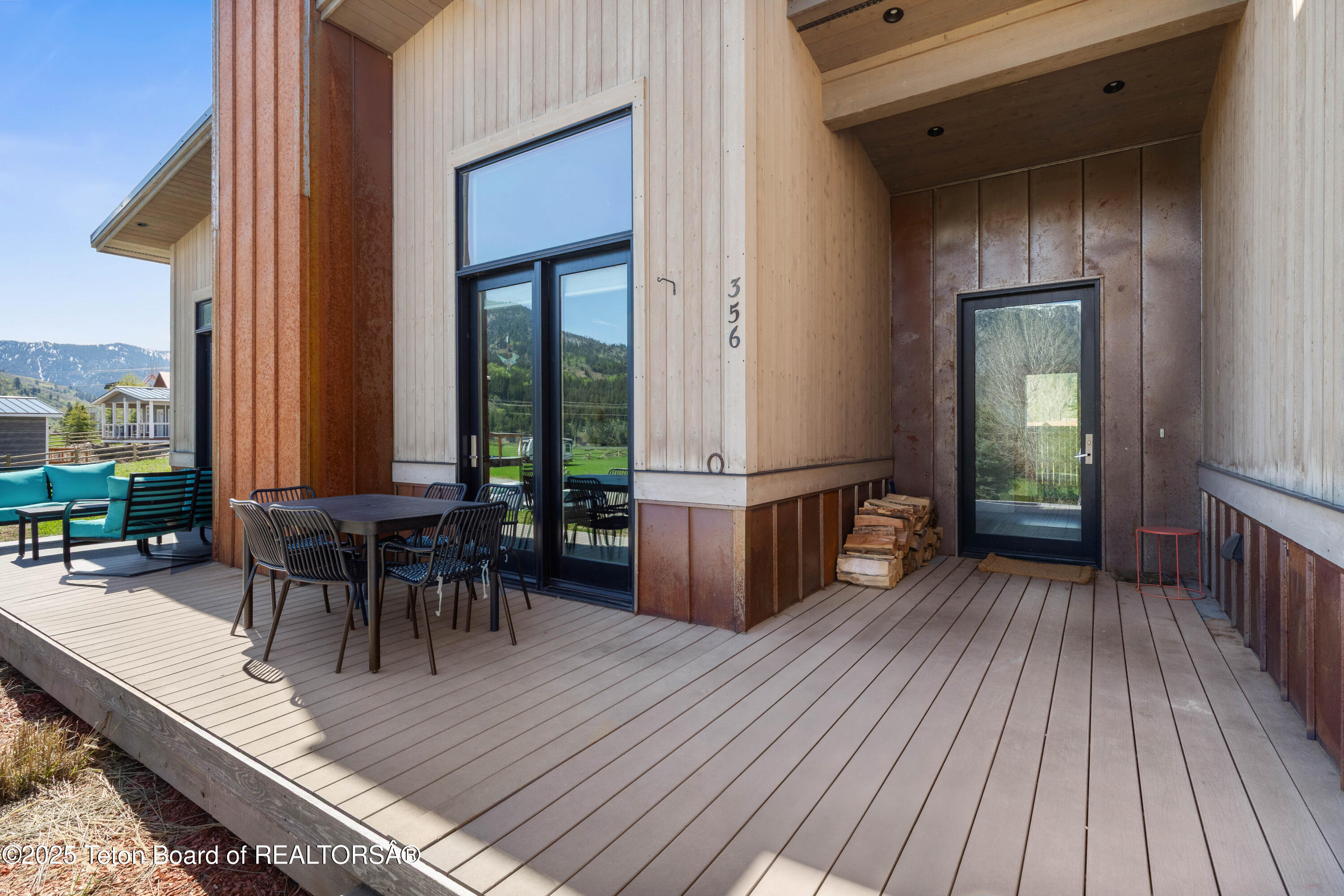 356 WOODEN SPUR Drive