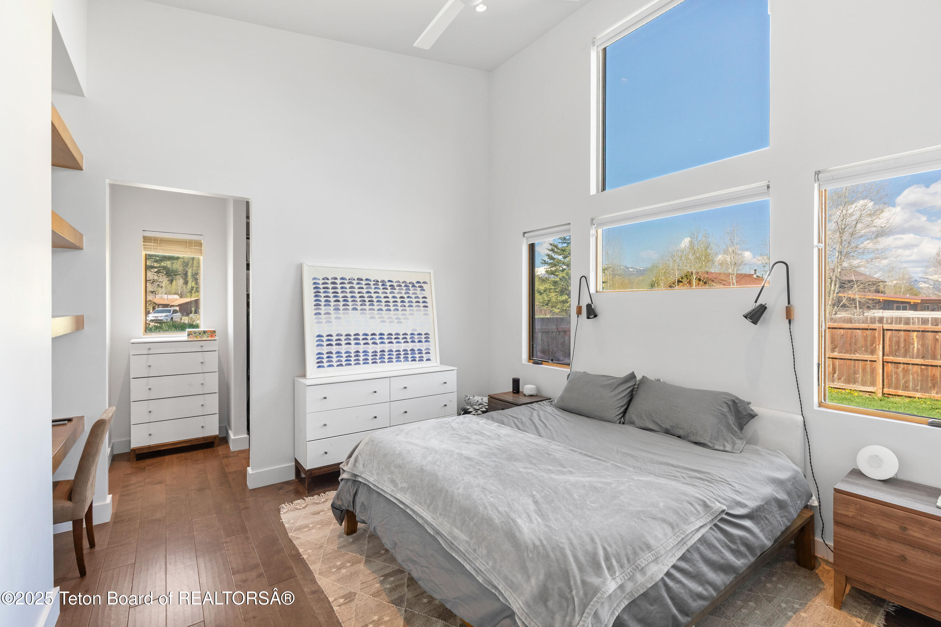 356 WOODEN SPUR Drive