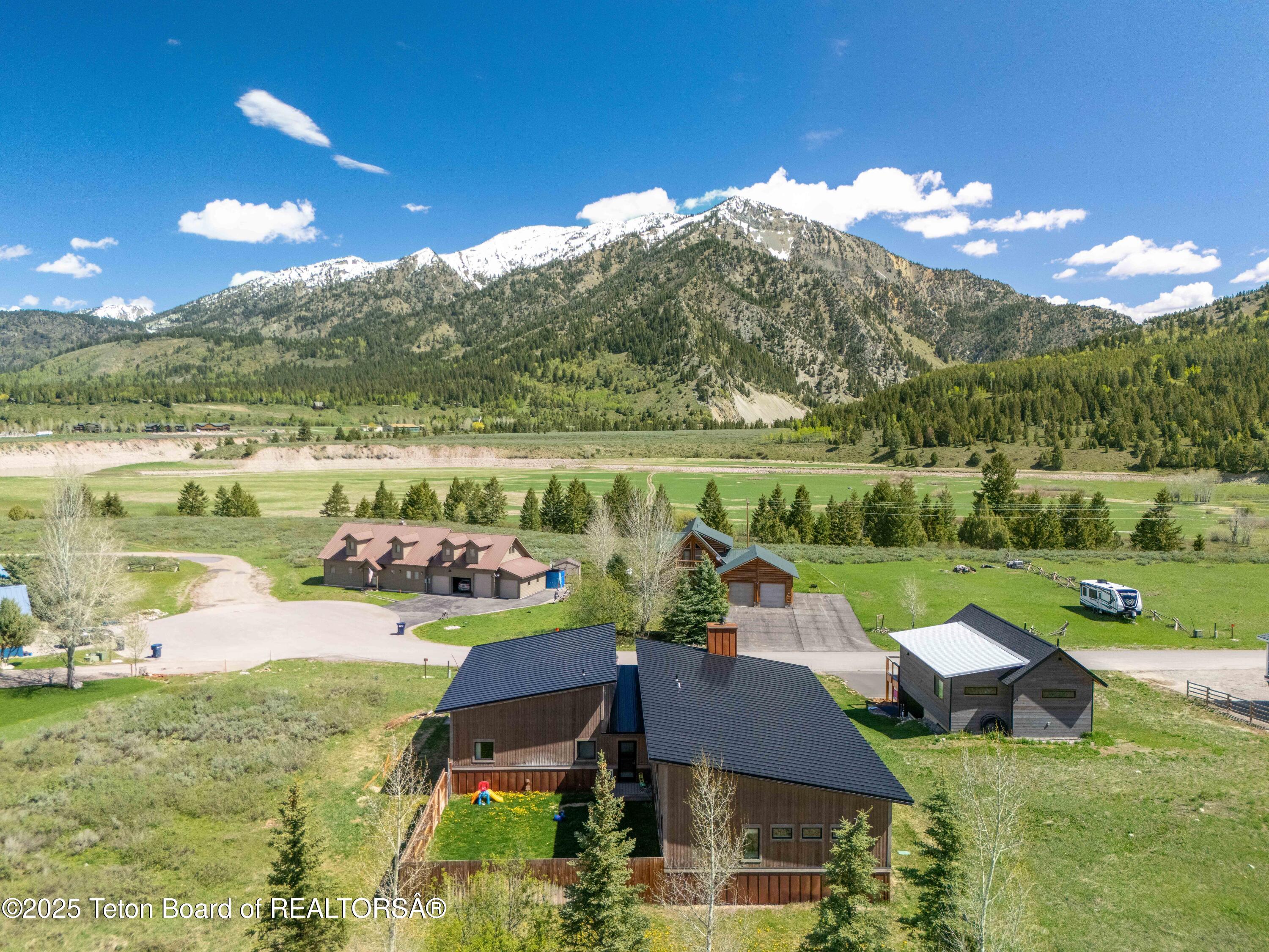 356 WOODEN SPUR Drive