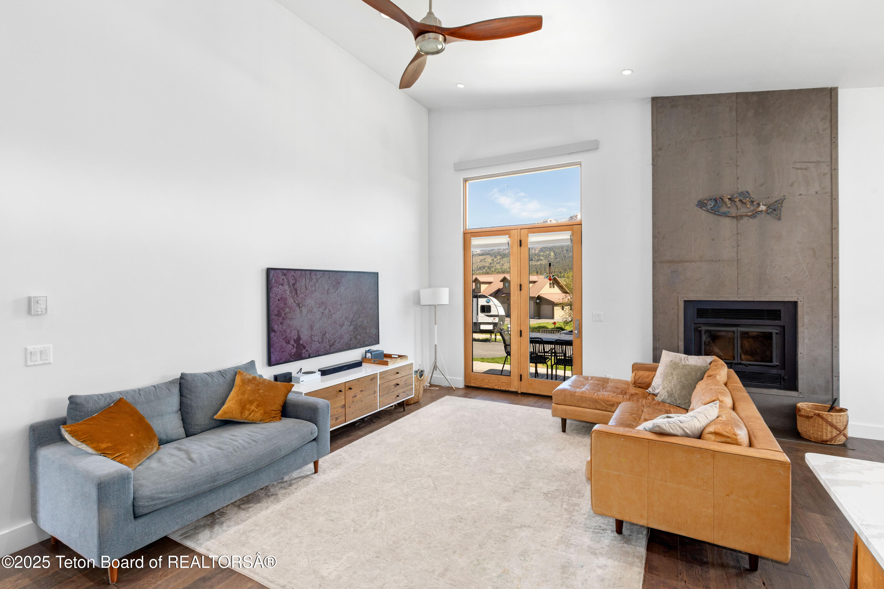 356 WOODEN SPUR Drive