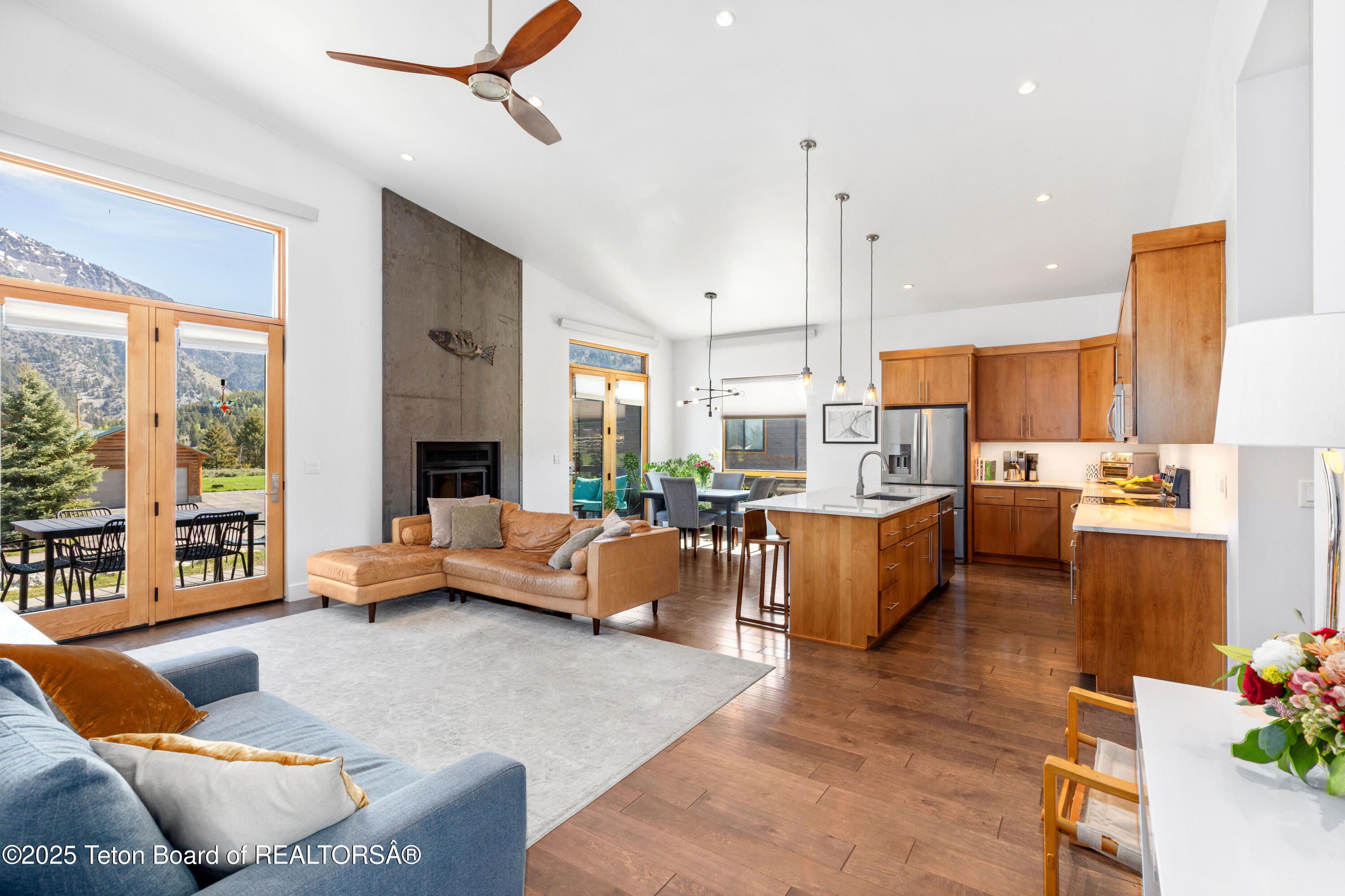 356 WOODEN SPUR Drive