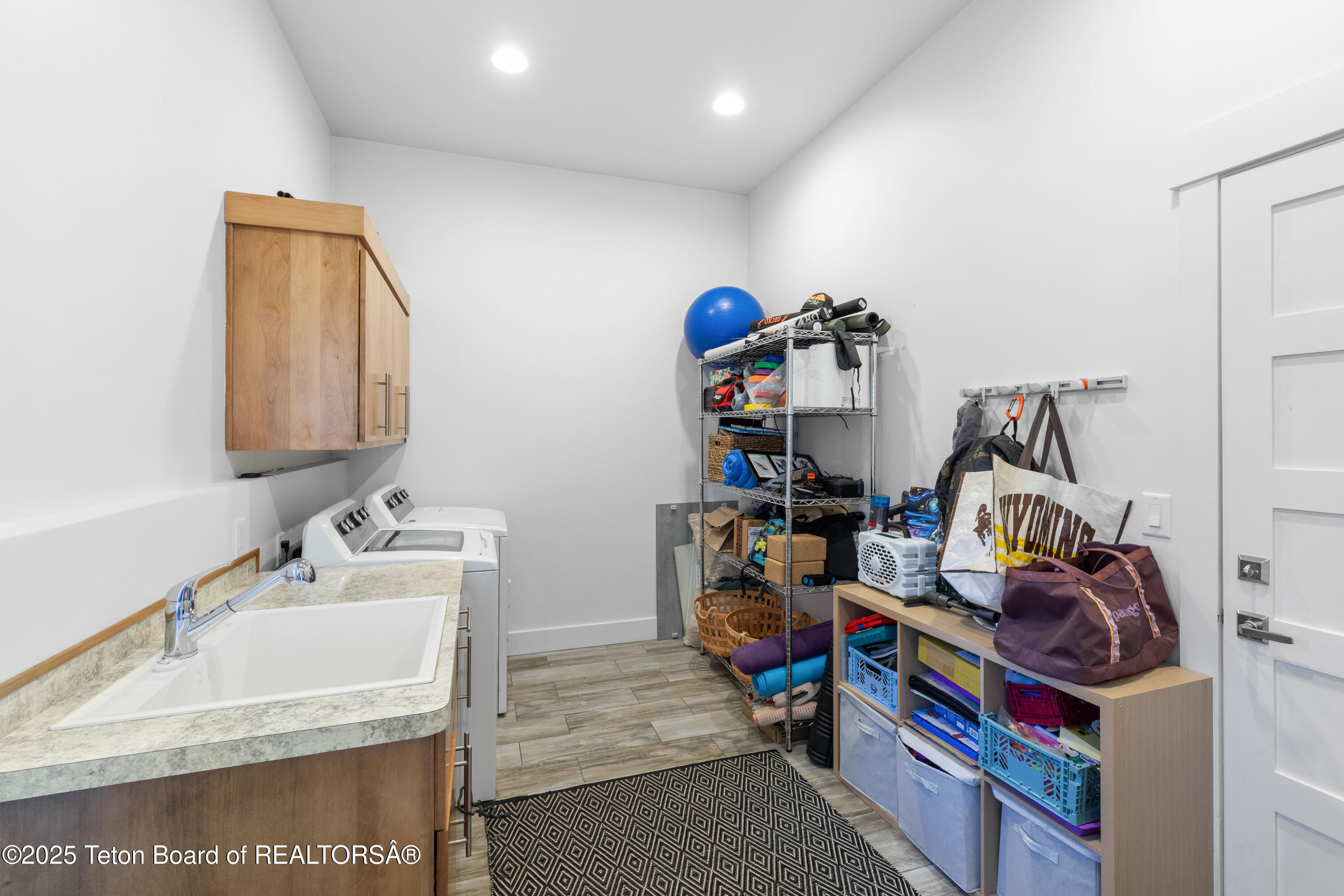 356 WOODEN SPUR Drive