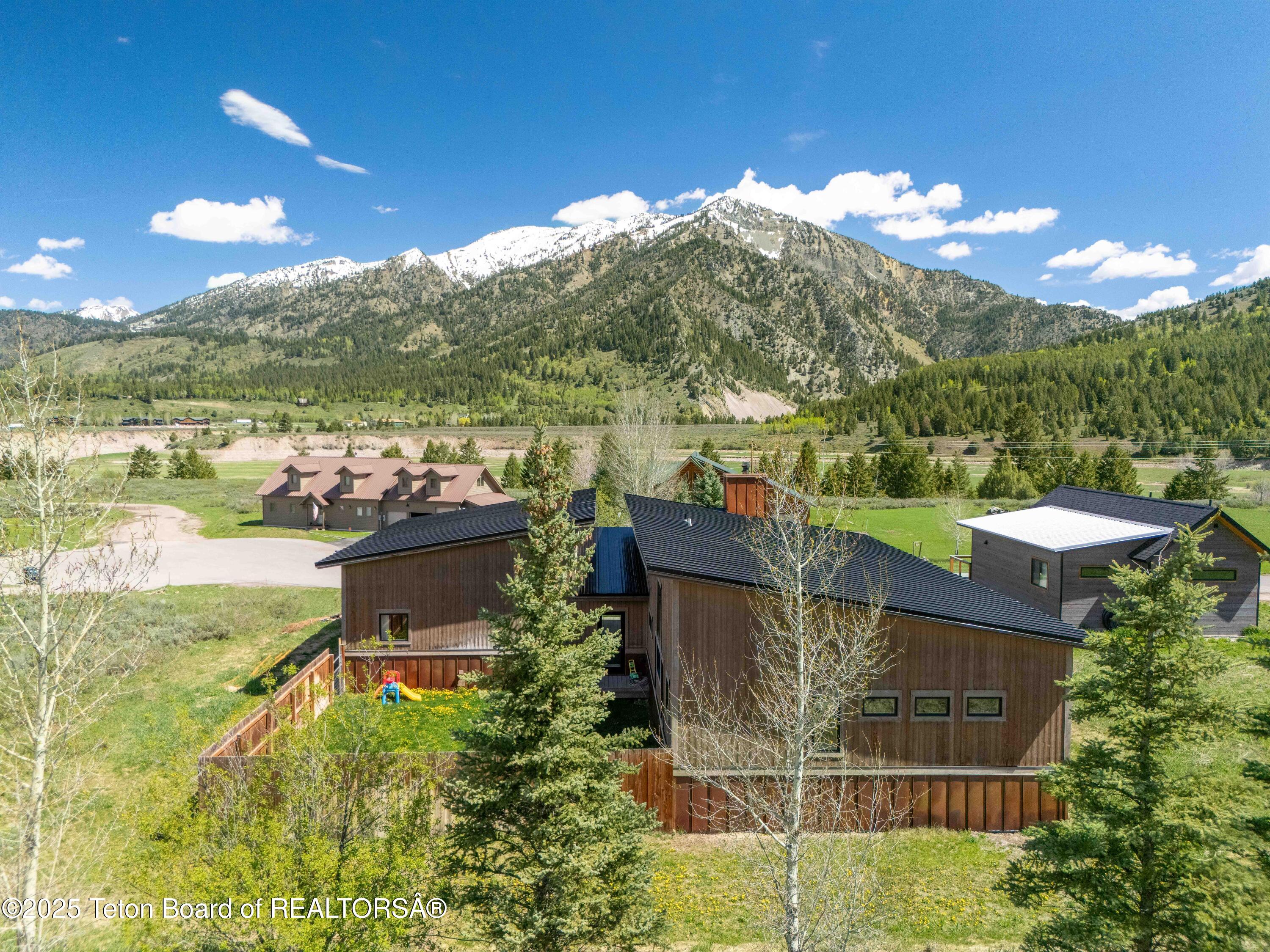 356 WOODEN SPUR Drive