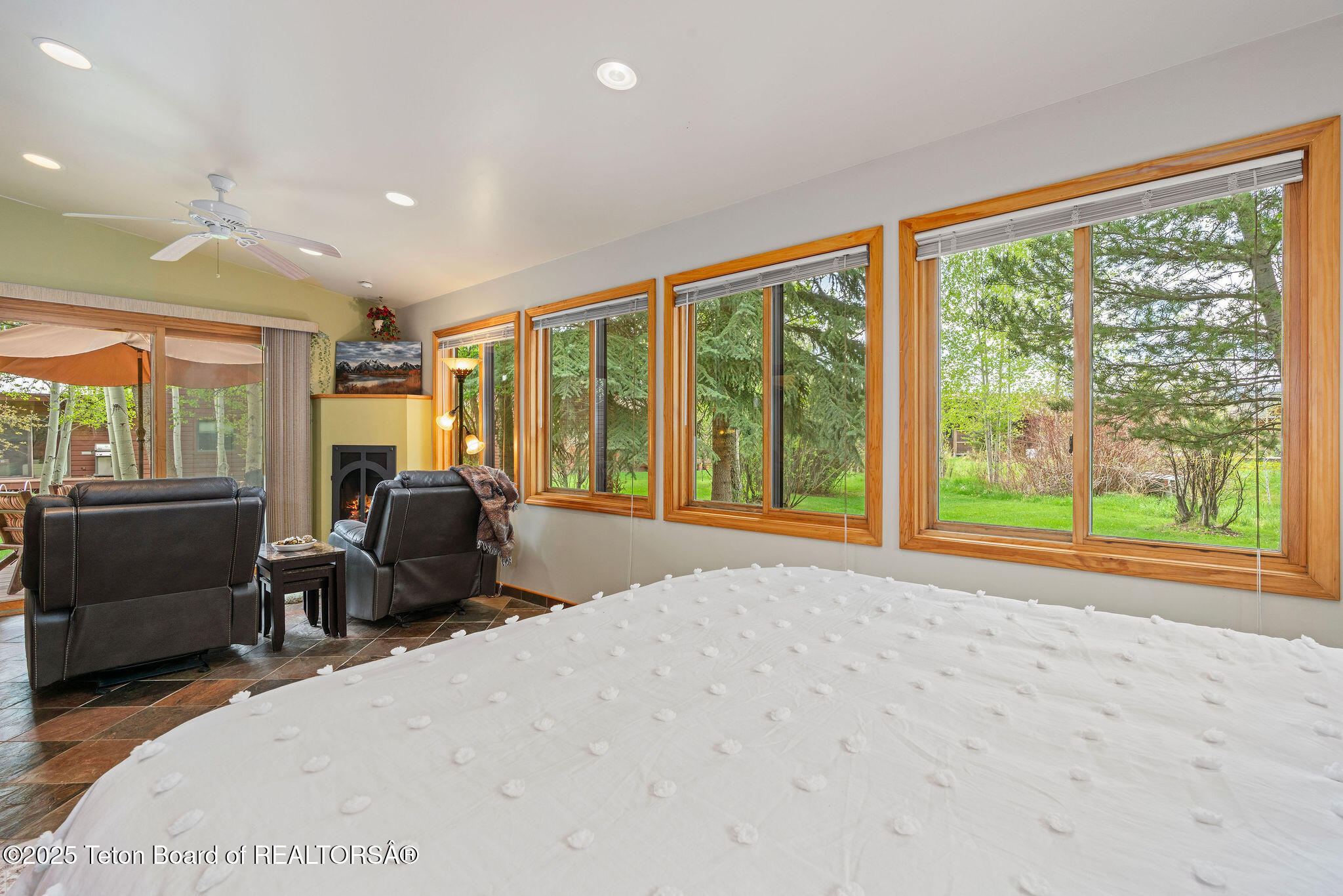 1920 W AMERICAN BRANT Road