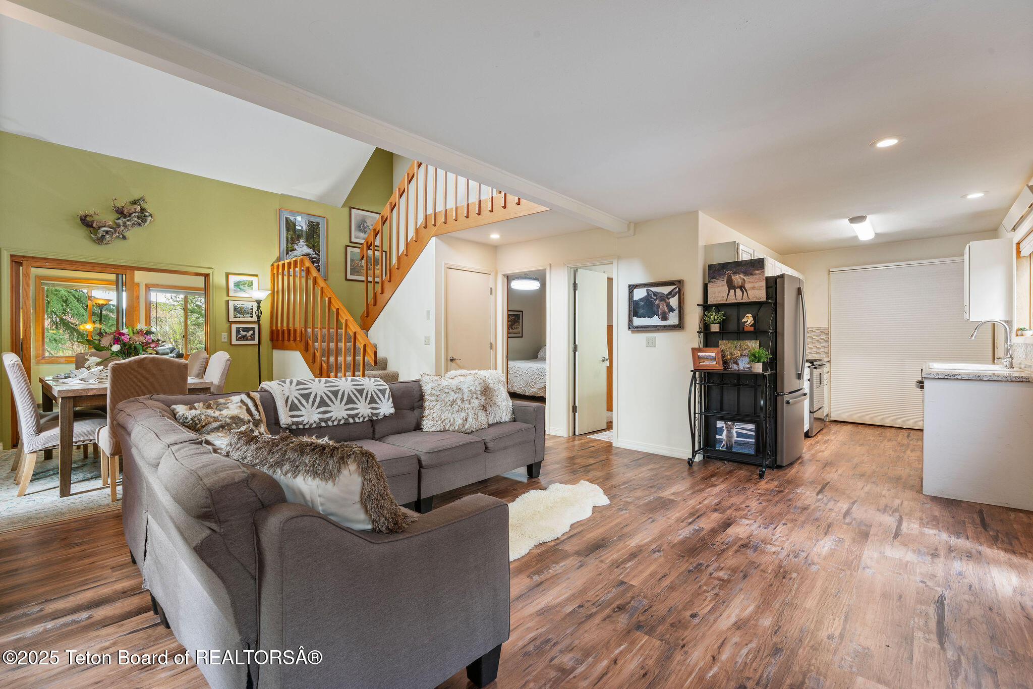 1920 W AMERICAN BRANT Road