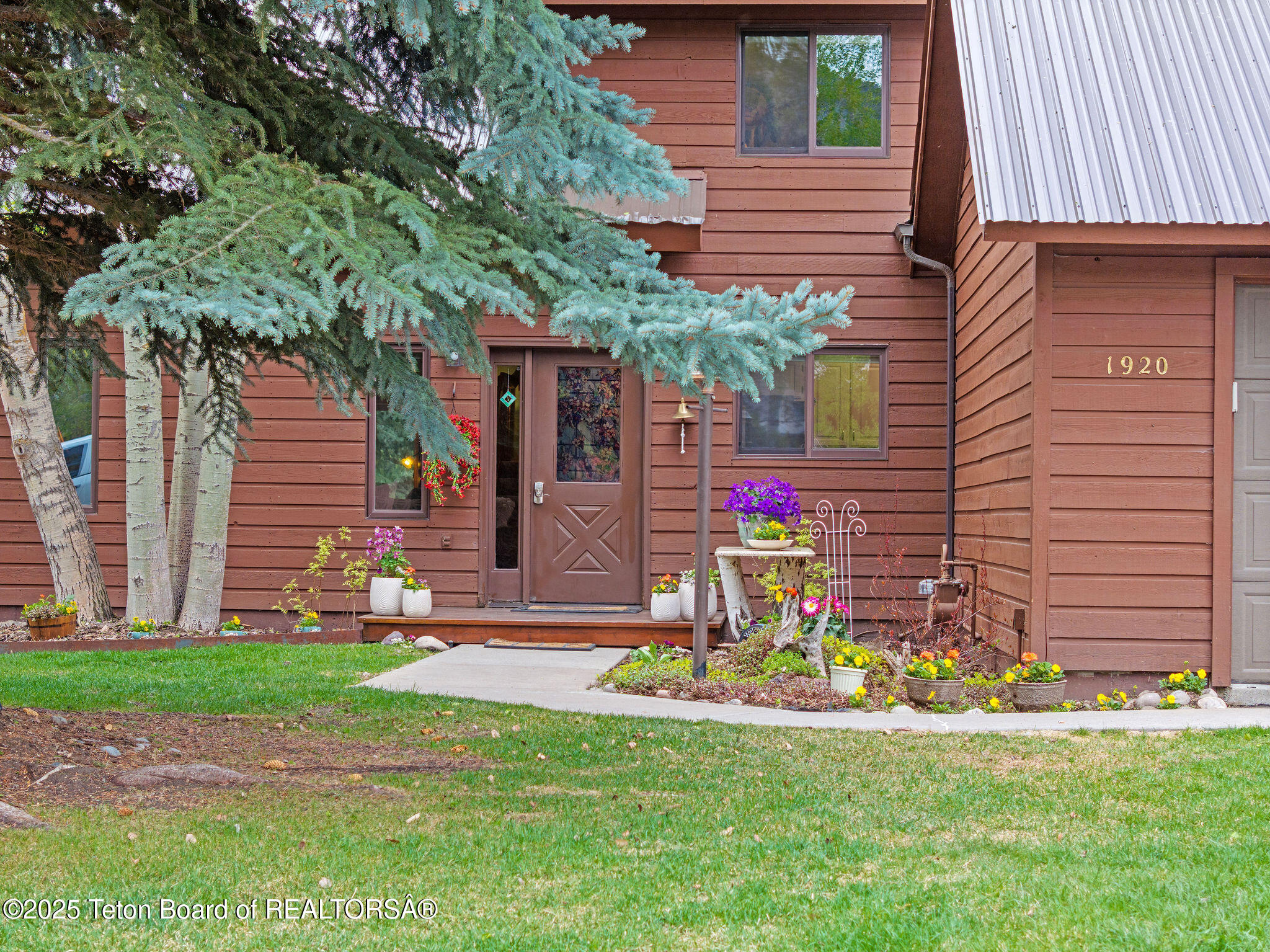 1920 W AMERICAN BRANT Road